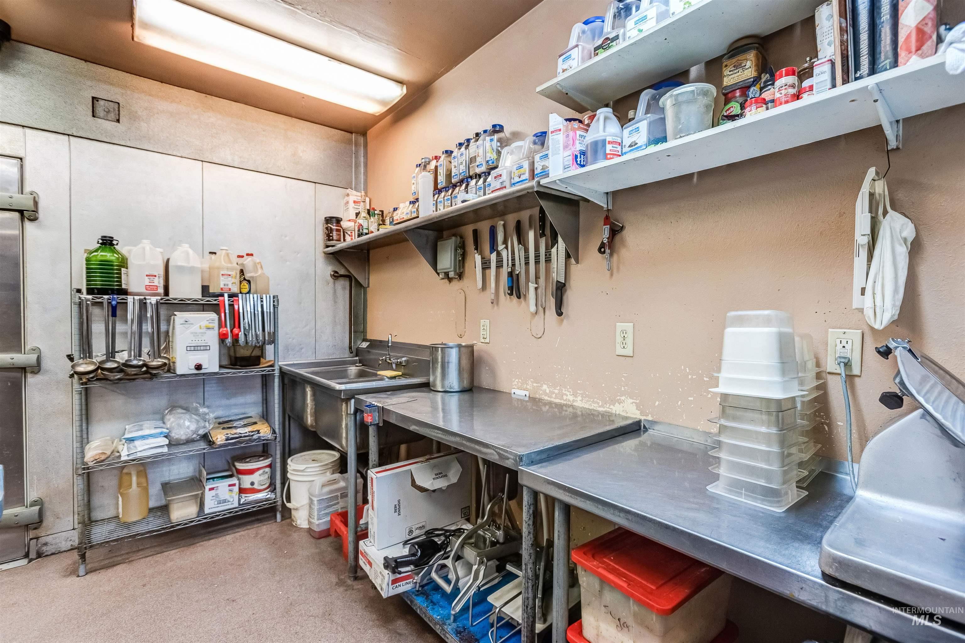 263 N Main St, Donnelly, Idaho 83615, Business/Commercial For Sale, Price $1,319,000, 98985615