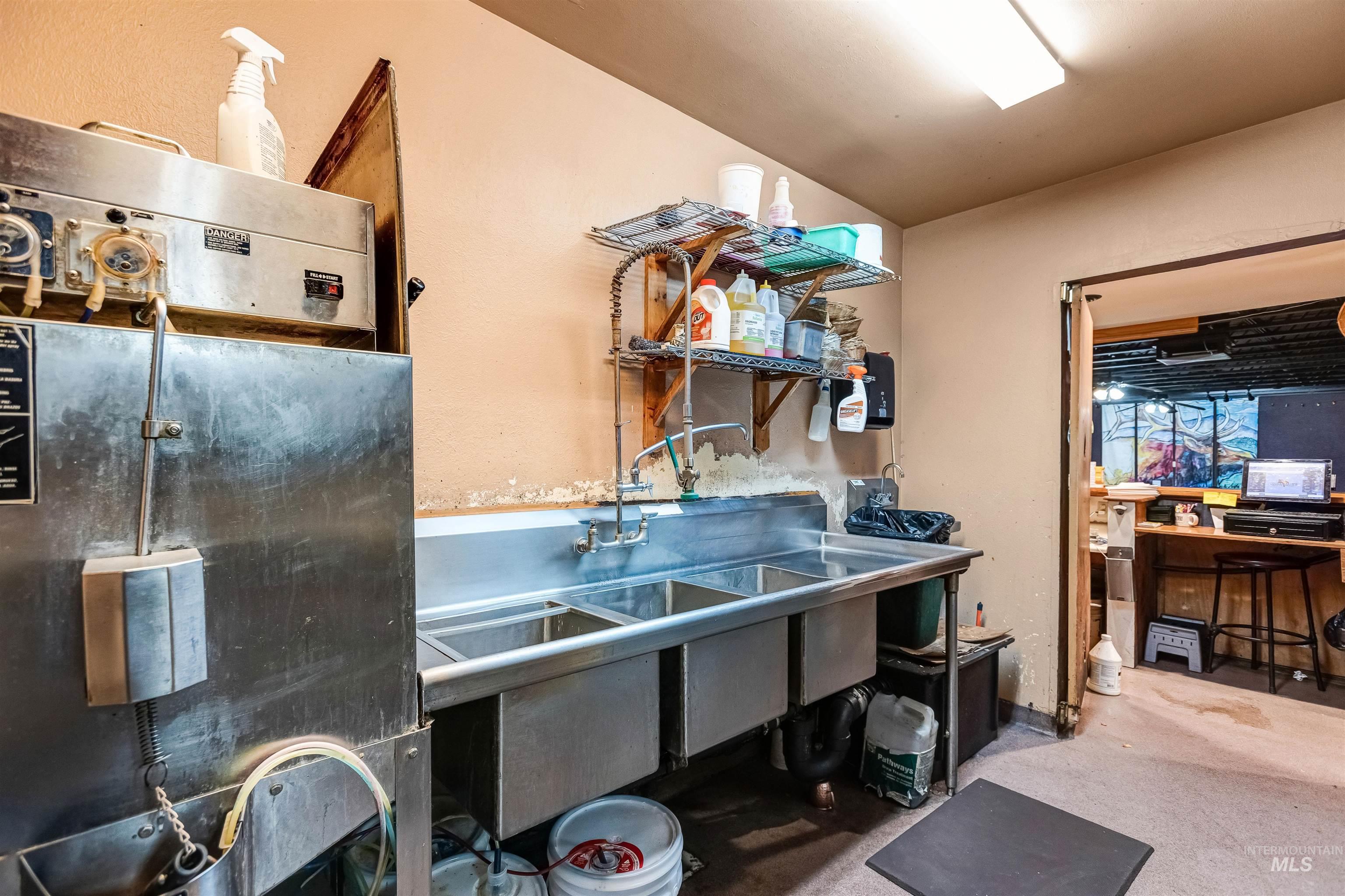 263 N Main St, Donnelly, Idaho 83615, Business/Commercial For Sale, Price $1,319,000, 98985615