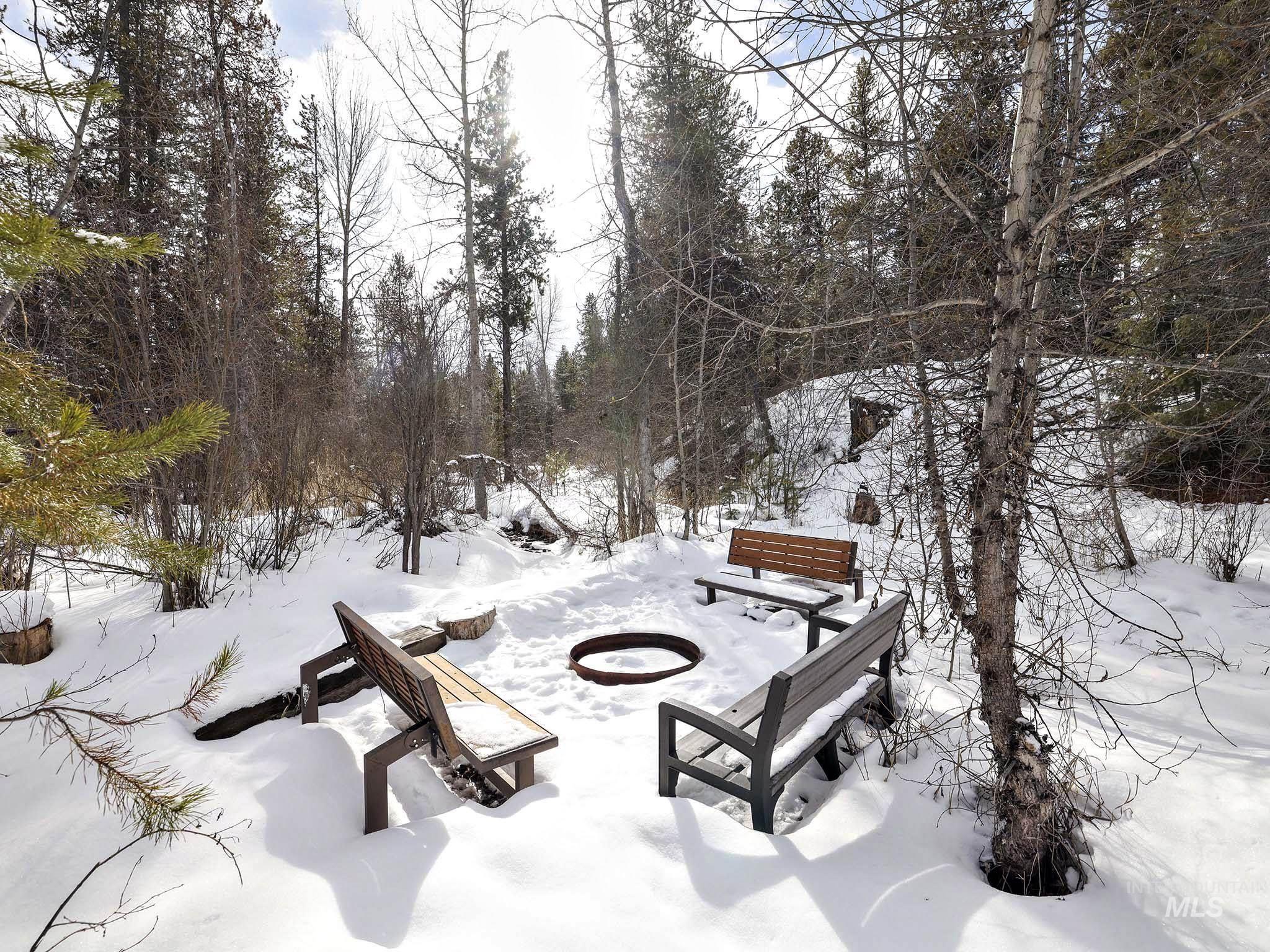 235 Moonridge Dr, McCall, Idaho 83638, 5 Bedrooms, 2.5 Bathrooms, Residential For Sale, Price $1,174,900,MLS 98985616