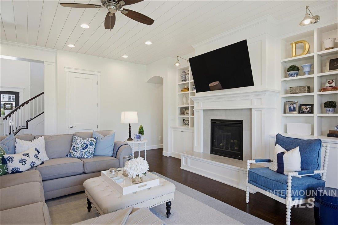 939 S Lake Pointe Way, Eagle, Idaho 83616, 4 Bedrooms, 3.5 Bathrooms, Residential For Sale, Price $1,800,000, 98985619