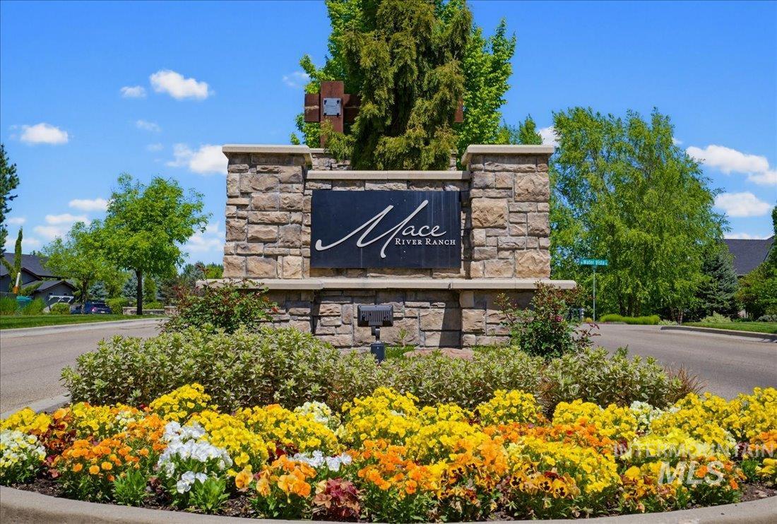 939 S Lake Pointe Way, Eagle, Idaho 83616, 4 Bedrooms, 3.5 Bathrooms, Residential For Sale, Price $1,800,000, 98985619