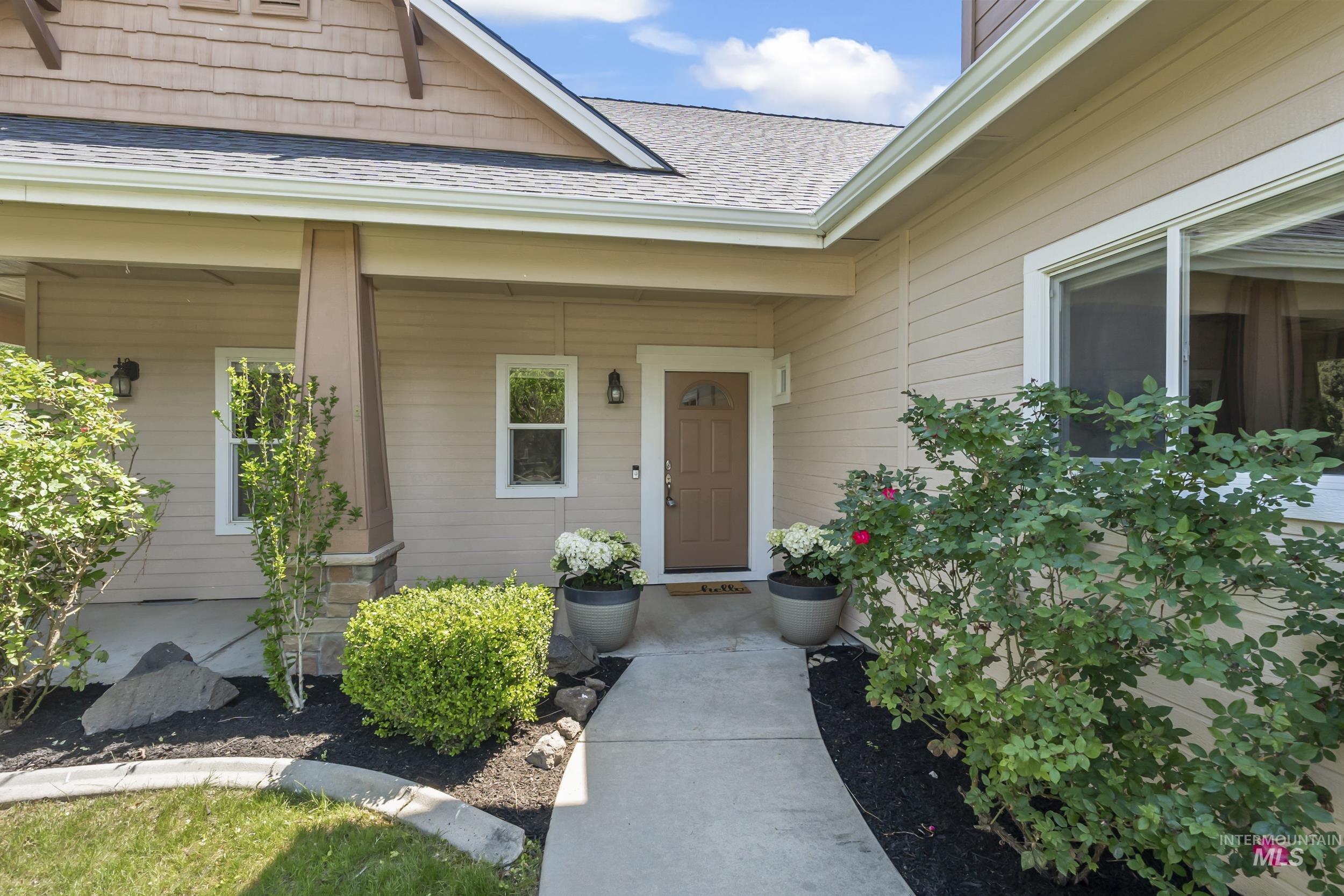 5356 N Schumann Ave, Meridian, Idaho 83646, 5 Bedrooms, 3 Bathrooms, Residential For Sale, Price $635,000,MLS 98985620