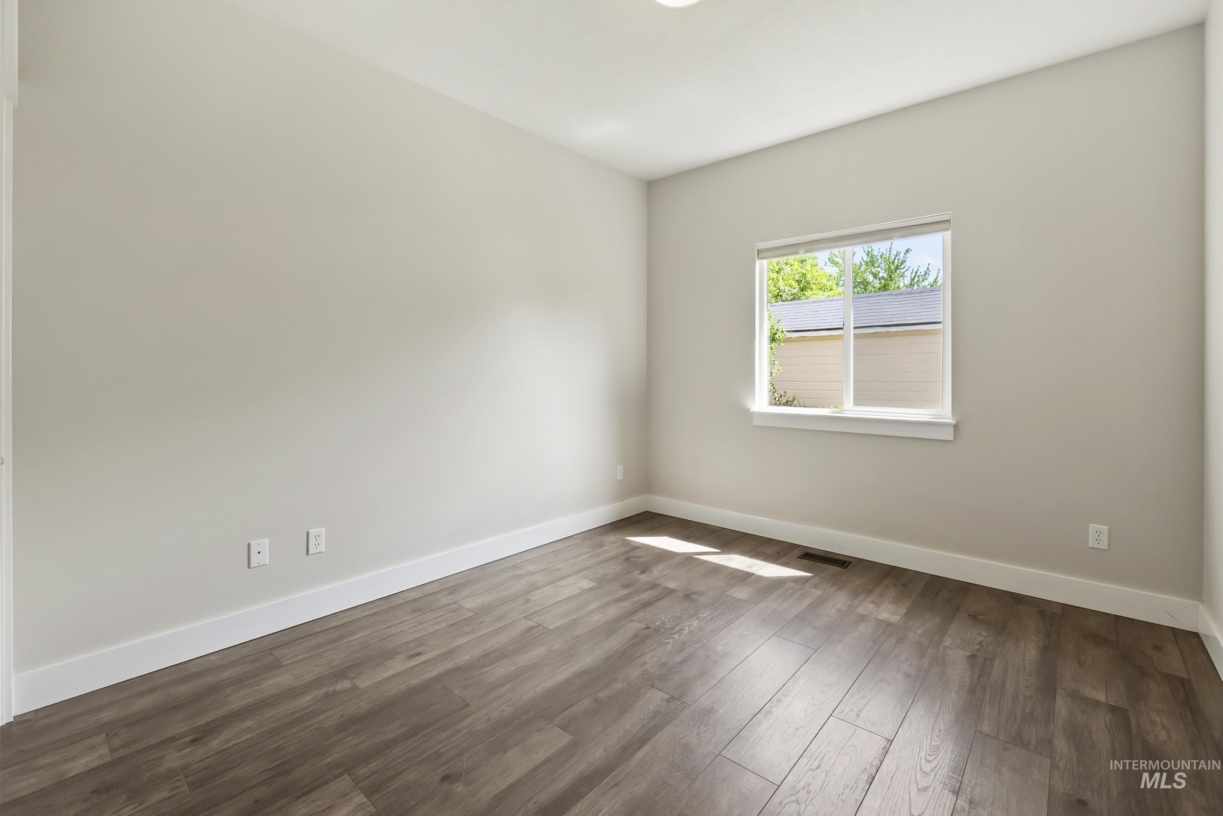 5356 N Schumann Ave, Meridian, Idaho 83646, 5 Bedrooms, 3 Bathrooms, Residential For Sale, Price $635,000,MLS 98985620
