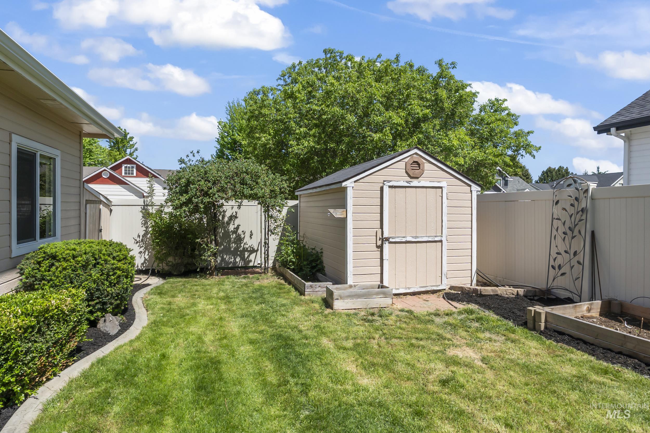 5356 N Schumann Ave, Meridian, Idaho 83646, 5 Bedrooms, 3 Bathrooms, Residential For Sale, Price $635,000,MLS 98985620