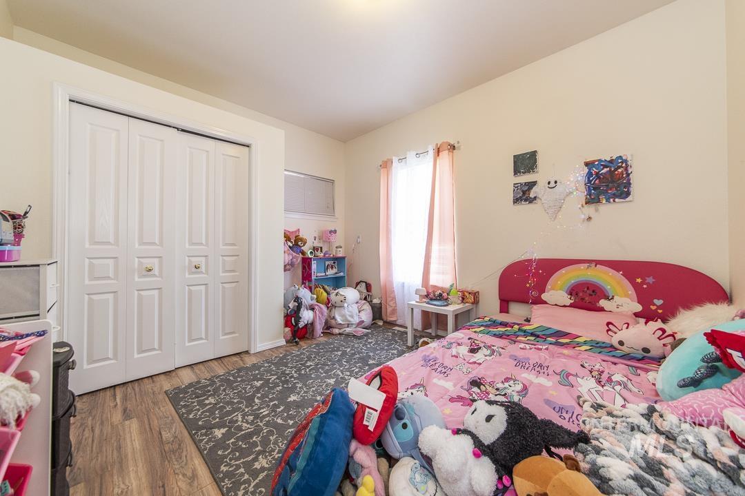 912 S Diamond St., Nampa, Idaho 83686, 2 Bedrooms, 2 Bathrooms, Residential For Sale, Price $299,900,MLS 98985622