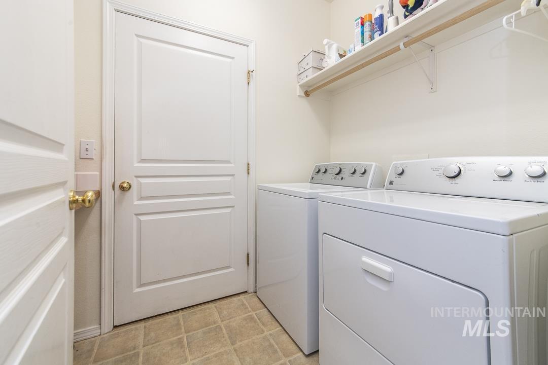 912 S Diamond St., Nampa, Idaho 83686, 2 Bedrooms, 2 Bathrooms, Residential For Sale, Price $299,900,MLS 98985622