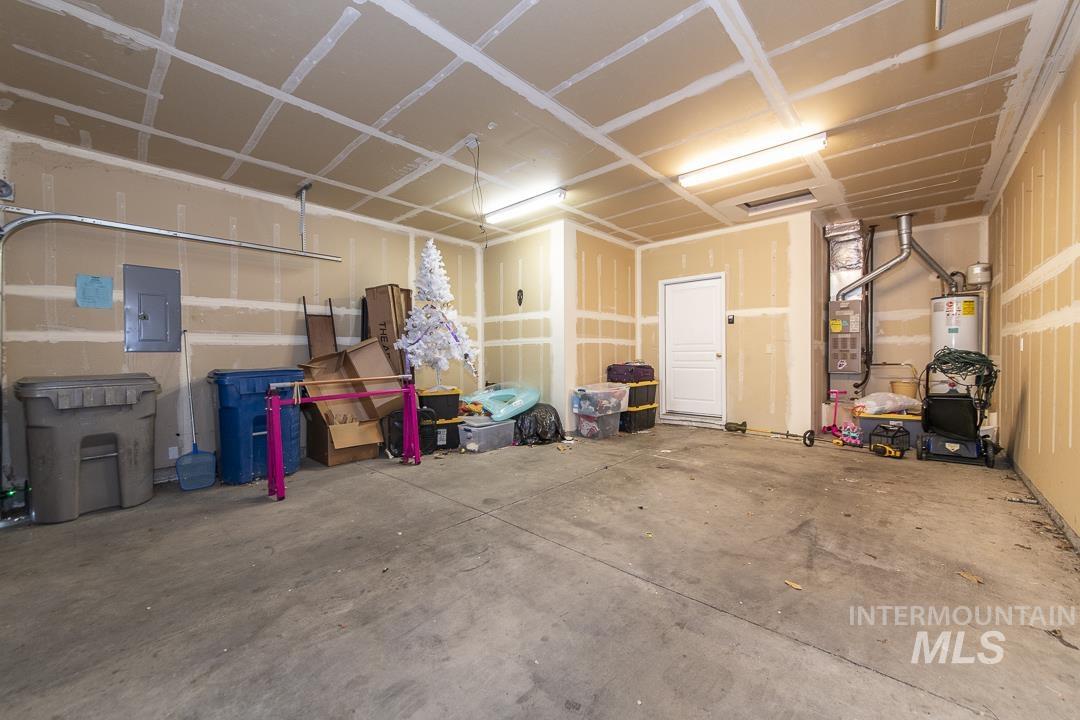 912 S Diamond St., Nampa, Idaho 83686, 2 Bedrooms, 2 Bathrooms, Residential Income For Sale, Price $299,900,MLS 98985625