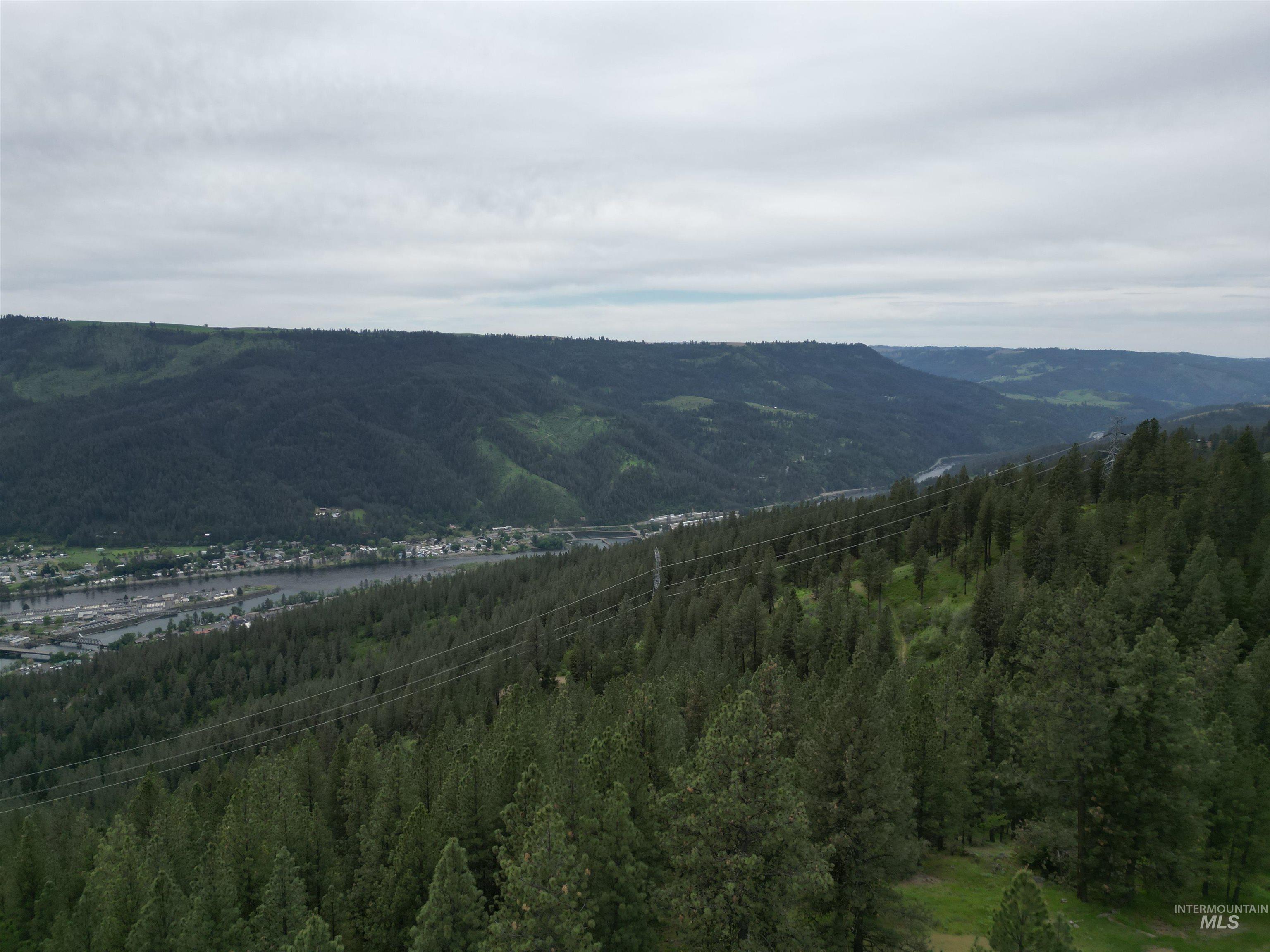1510 Summitview Driave, Ahsahka, Idaho 83520, 2 Bedrooms, 1 Bathroom, Residential For Sale, Price $225,000,MLS 98985626