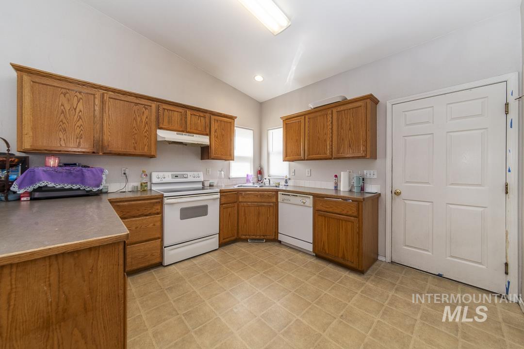 914 S Diamond St., Nampa, Idaho 83686, 3 Bedrooms, 2 Bathrooms, Residential For Sale, Price $299,900,MLS 98985627