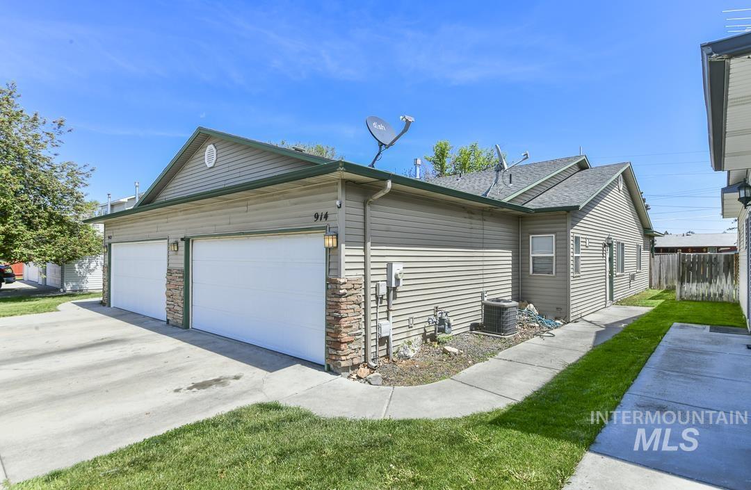 914 S Diamond St., Nampa, Idaho 83686, 3 Bedrooms, 2 Bathrooms, Residential Income For Sale, Price $299,900,MLS 98985628