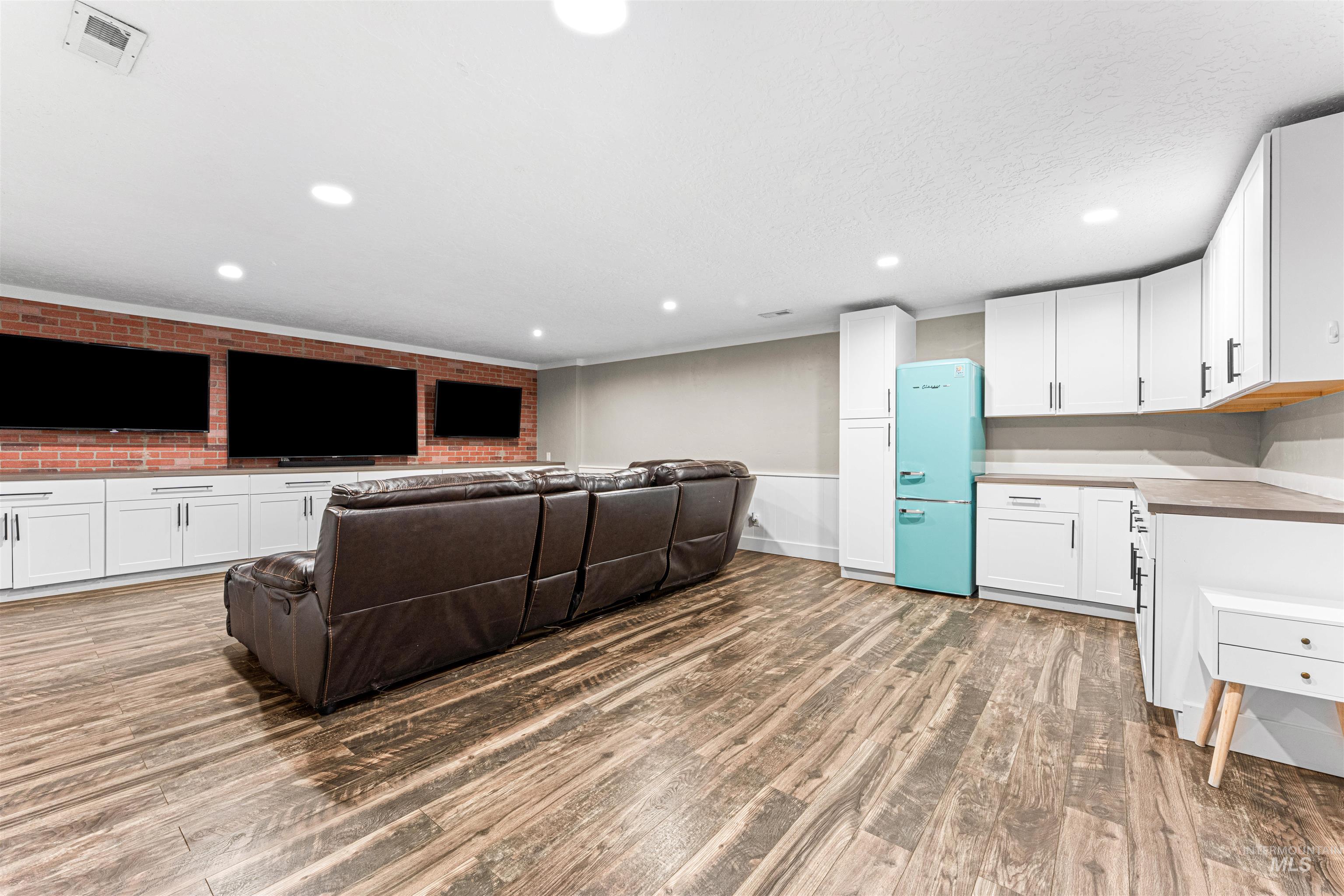 1200 N Beverly Dr, Eagle, Idaho 83616, 3 Bedrooms, 3.5 Bathrooms, Residential For Sale, Price $1,499,950,MLS 98985630
