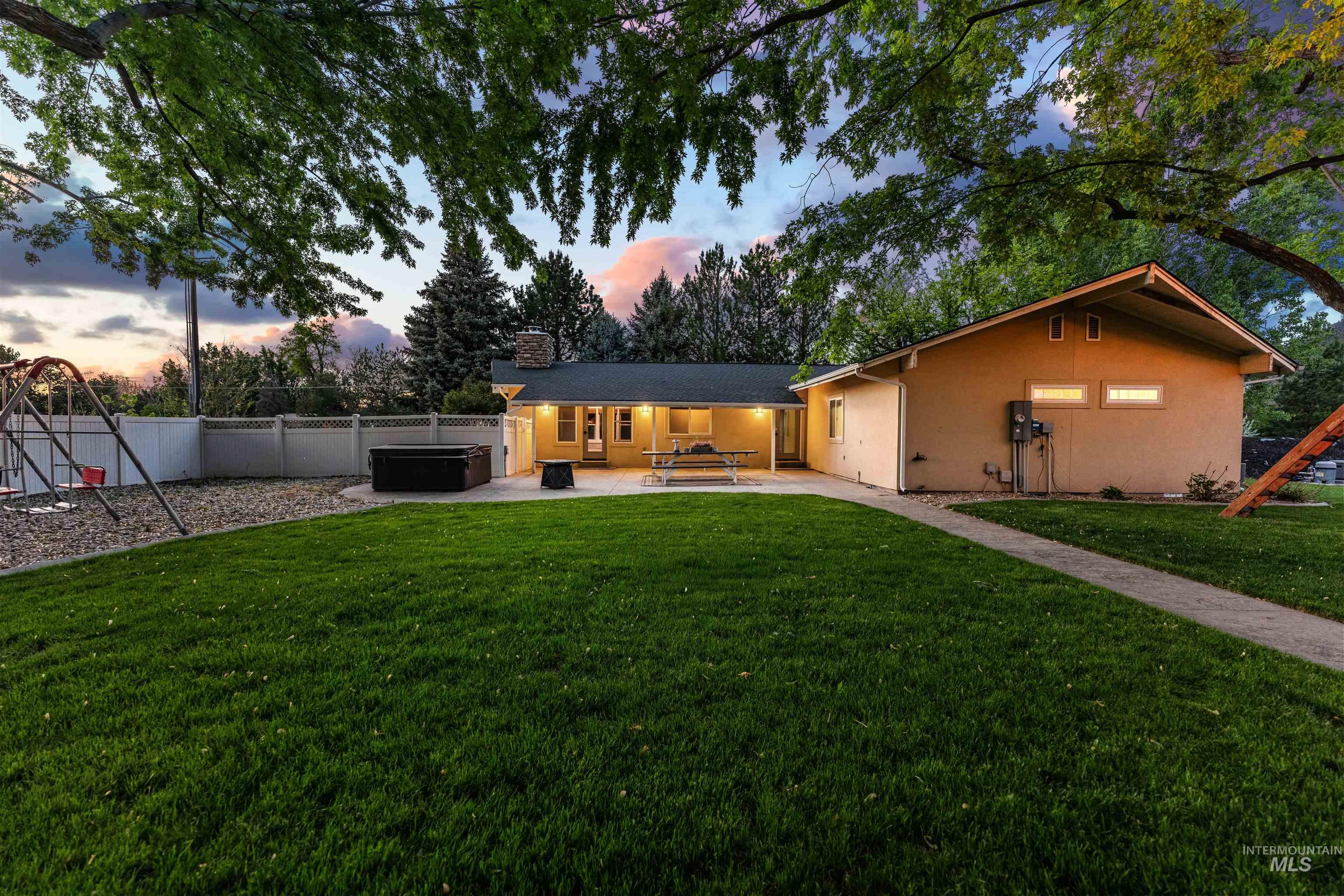 1200 N Beverly Dr, Eagle, Idaho 83616, 3 Bedrooms, 3.5 Bathrooms, Residential For Sale, Price $1,499,950,MLS 98985630