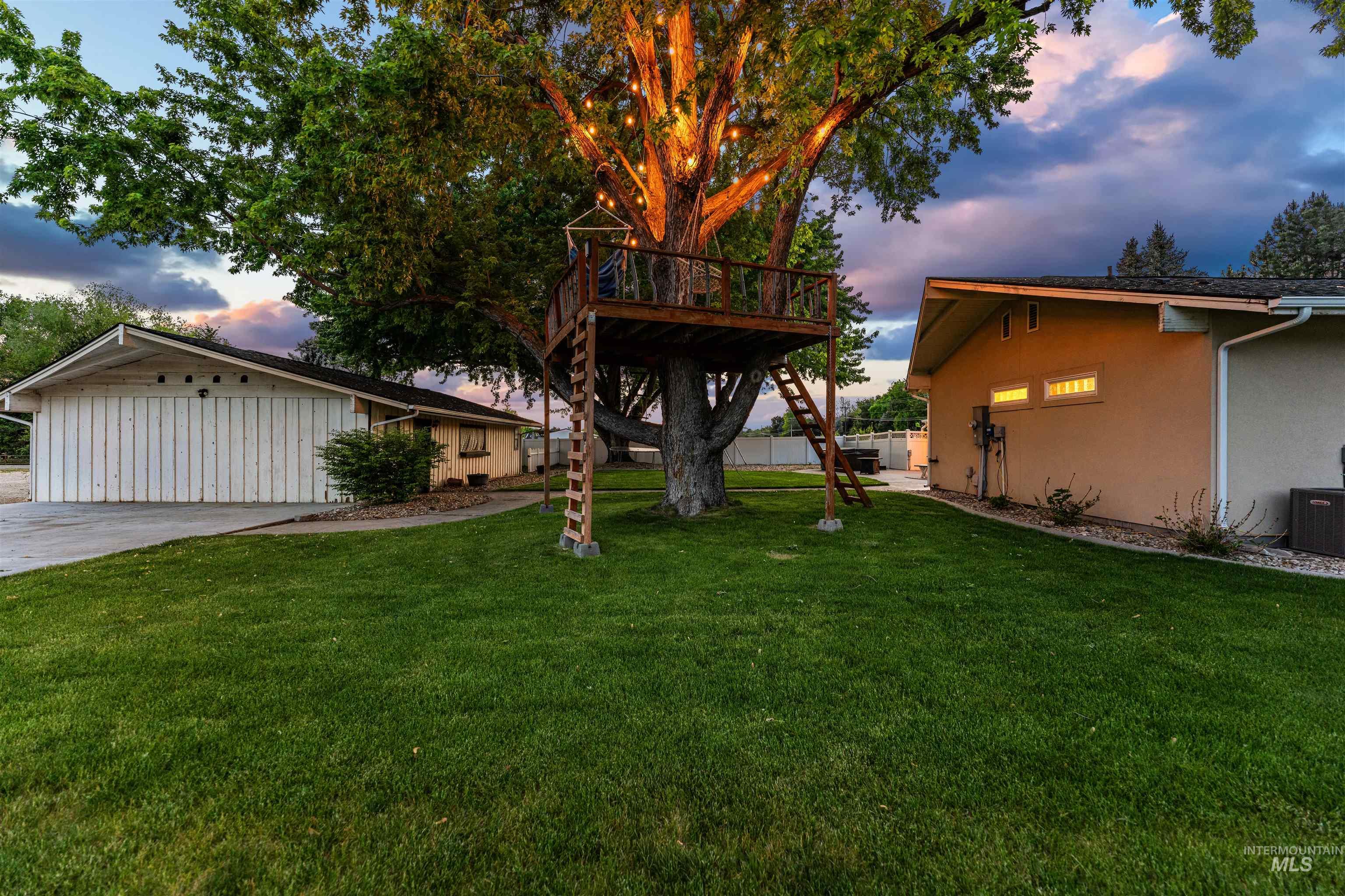 1200 N Beverly Dr, Eagle, Idaho 83616, 3 Bedrooms, 3.5 Bathrooms, Residential For Sale, Price $1,499,950,MLS 98985630