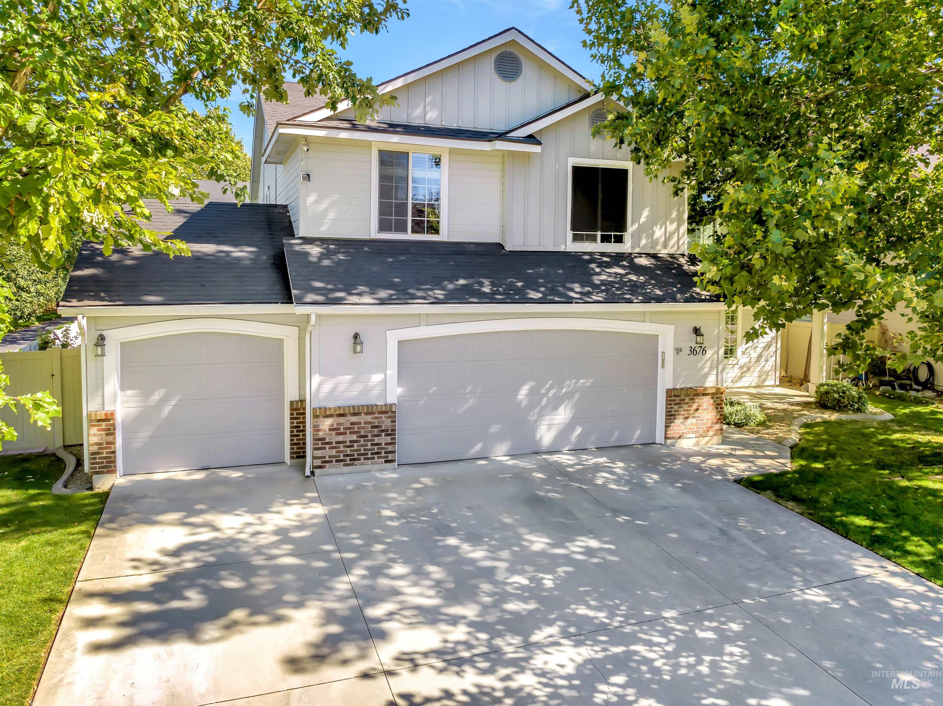 3676 S Ascaino Ave, Meridian, Idaho 83642, 4 Bedrooms, 2.5 Bathrooms, Residential For Sale, Price $540,000,MLS 98985631