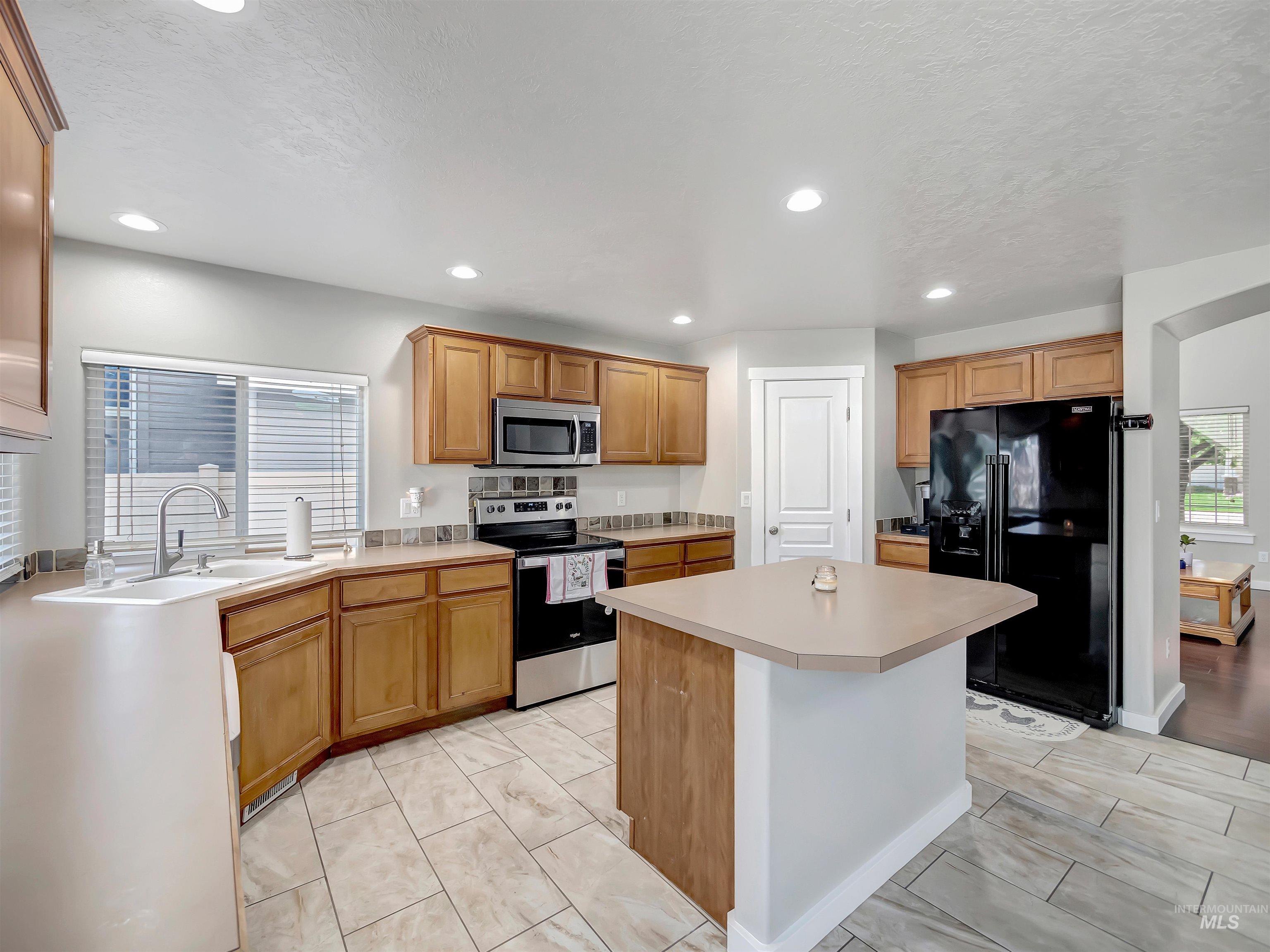 3676 S Ascaino Ave, Meridian, Idaho 83642, 4 Bedrooms, 2.5 Bathrooms, Residential For Sale, Price $540,000,MLS 98985631