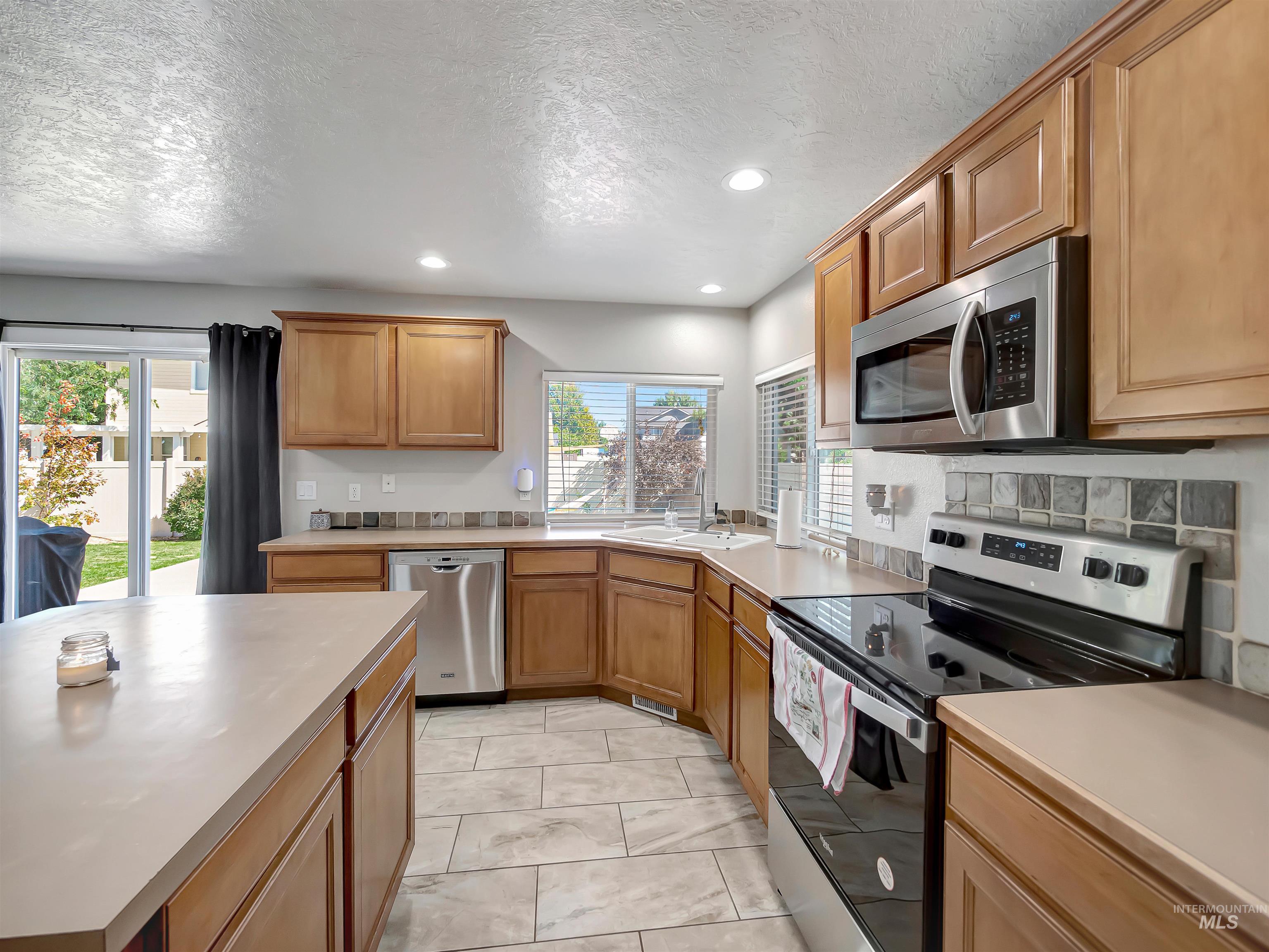 3676 S Ascaino Ave, Meridian, Idaho 83642, 4 Bedrooms, 2.5 Bathrooms, Residential For Sale, Price $540,000,MLS 98985631