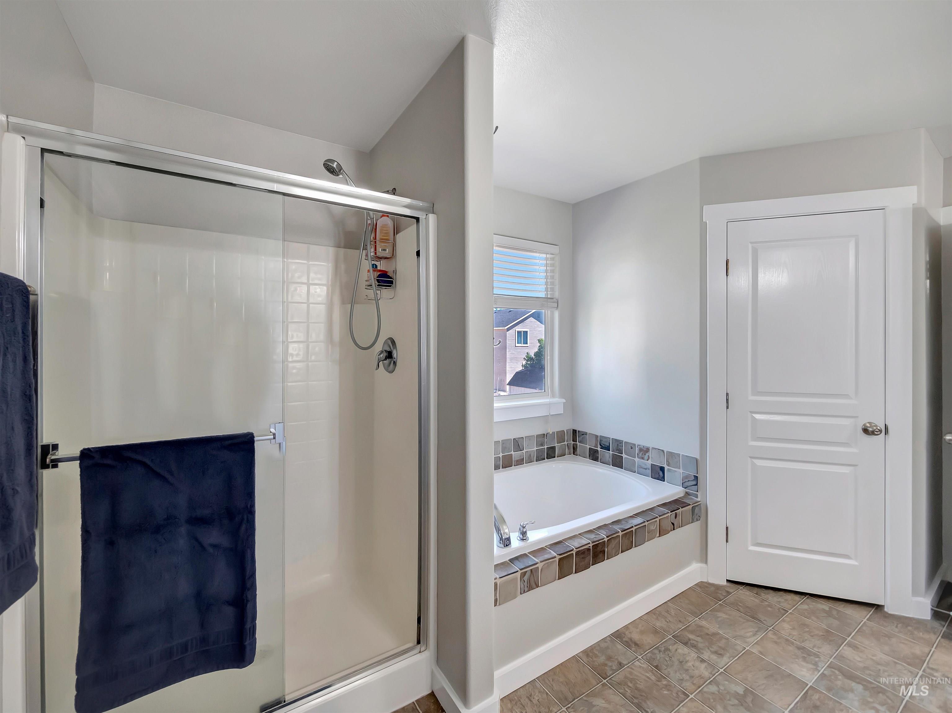 3676 S Ascaino Ave, Meridian, Idaho 83642, 4 Bedrooms, 2.5 Bathrooms, Residential For Sale, Price $540,000,MLS 98985631