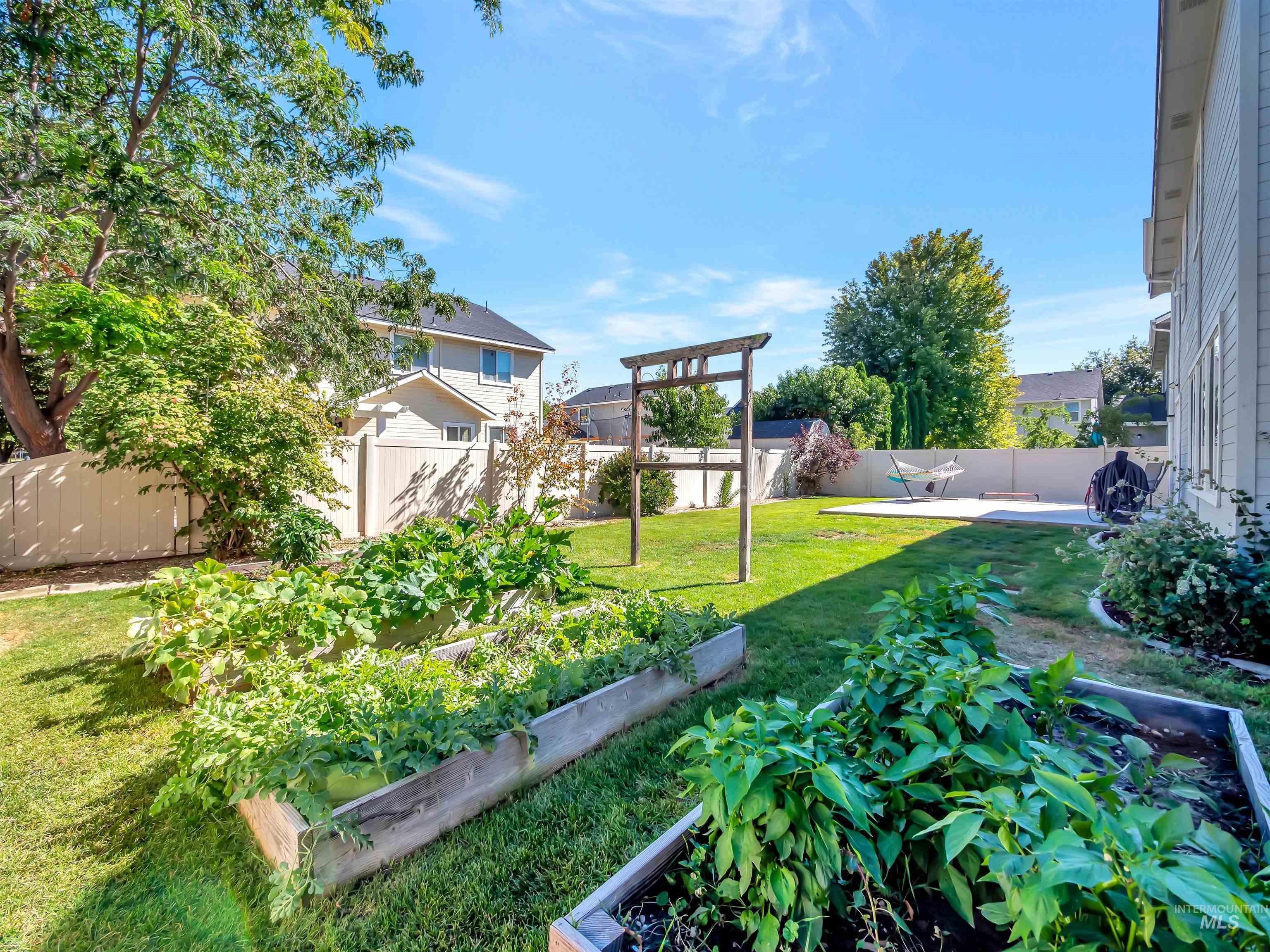 3676 S Ascaino Ave, Meridian, Idaho 83642, 4 Bedrooms, 2.5 Bathrooms, Residential For Sale, Price $540,000,MLS 98985631