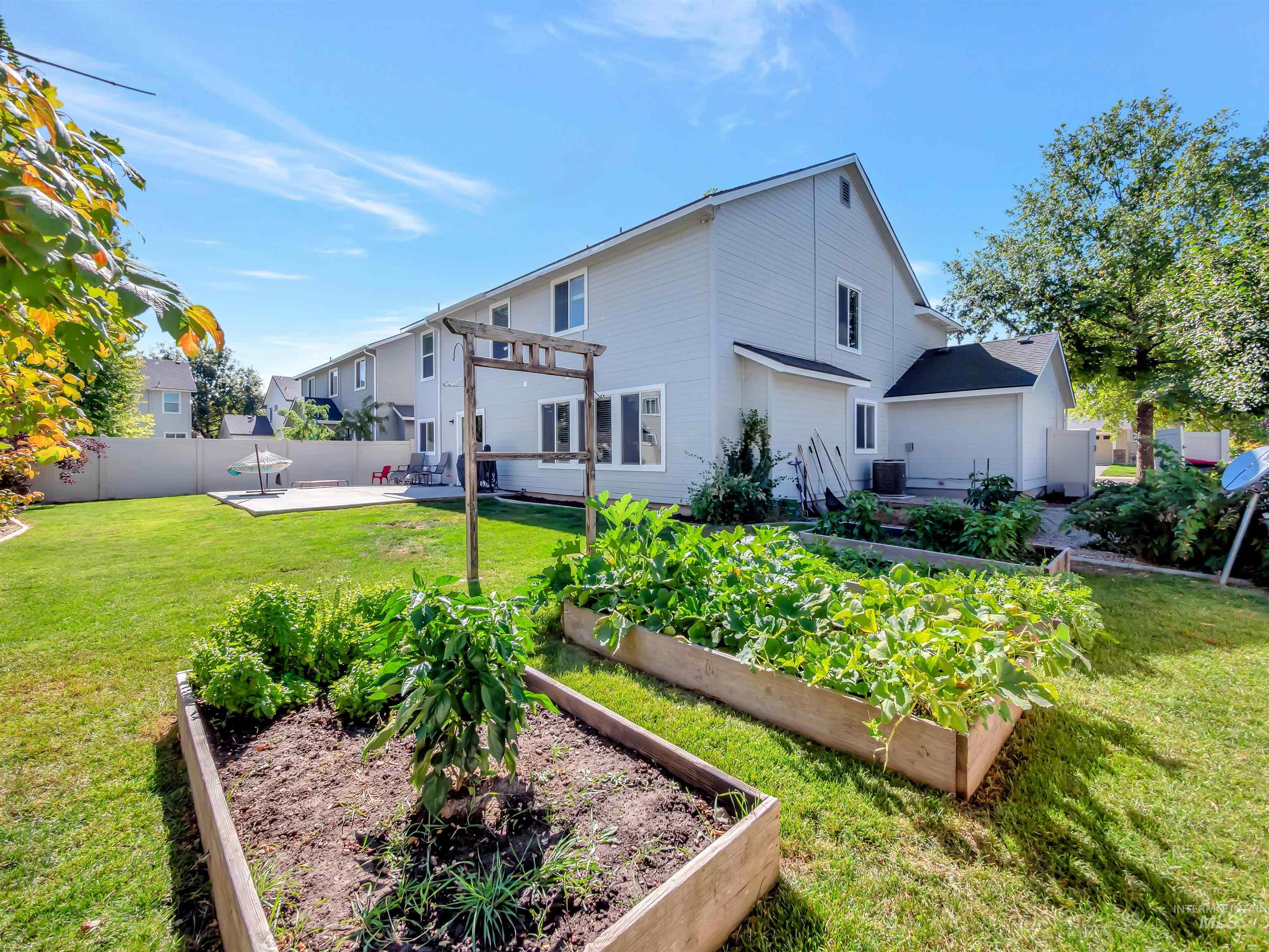 3676 S Ascaino Ave, Meridian, Idaho 83642, 4 Bedrooms, 2.5 Bathrooms, Residential For Sale, Price $540,000,MLS 98985631