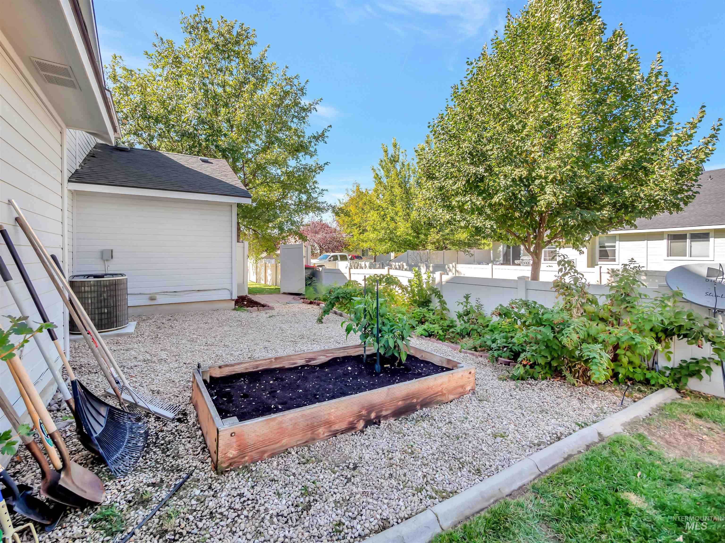 3676 S Ascaino Ave, Meridian, Idaho 83642, 4 Bedrooms, 2.5 Bathrooms, Residential For Sale, Price $540,000,MLS 98985631