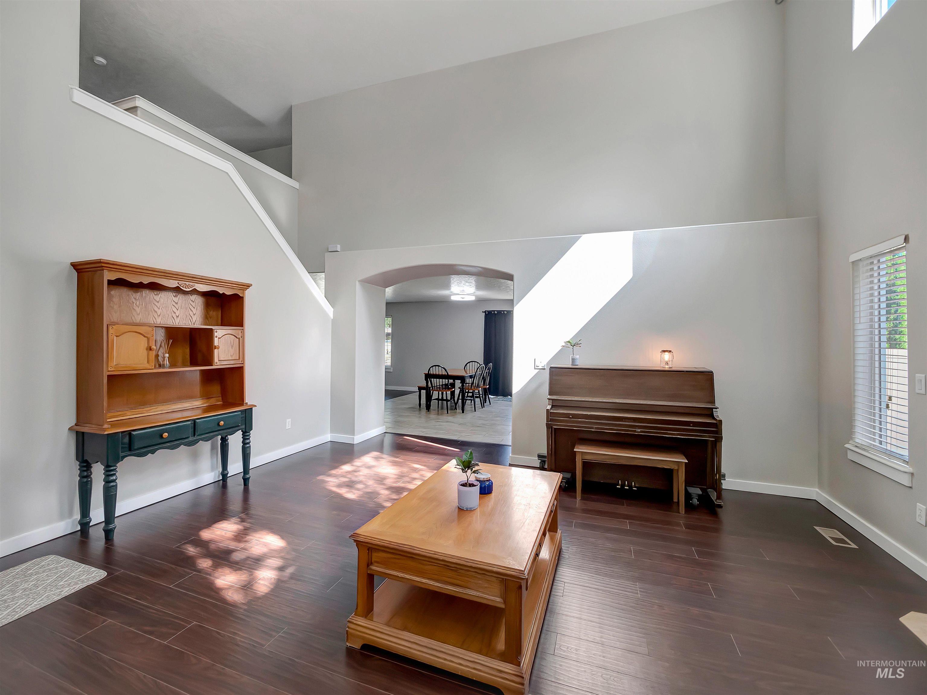 3676 S Ascaino Ave, Meridian, Idaho 83642, 4 Bedrooms, 2.5 Bathrooms, Residential For Sale, Price $540,000,MLS 98985631