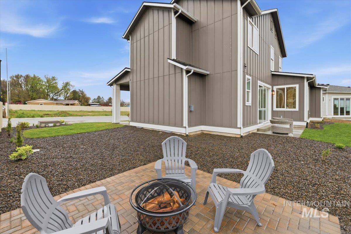 1176 S Papuan Way, Kuna, Idaho 83634, 3 Bedrooms, 3 Bathrooms, Residential For Sale, Price $579,000, 98985632