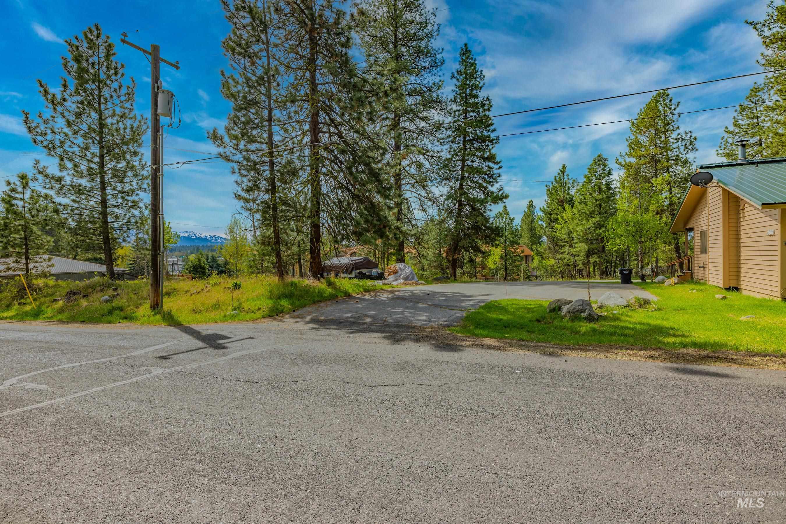 300 Floyde Street, McCall, Idaho 83638, 2 Bedrooms, 1 Bathroom, Residential Income For Sale, Price $1,295,000,MLS 98985633
