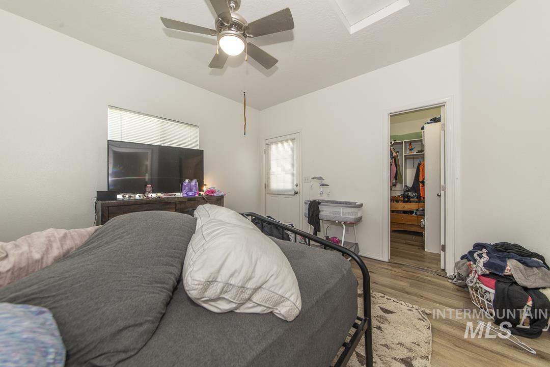 920 S Diamond St., Nampa, Idaho 83686, 3 Bedrooms, 2 Bathrooms, Residential Income For Sale, Price $299,900,MLS 98985636
