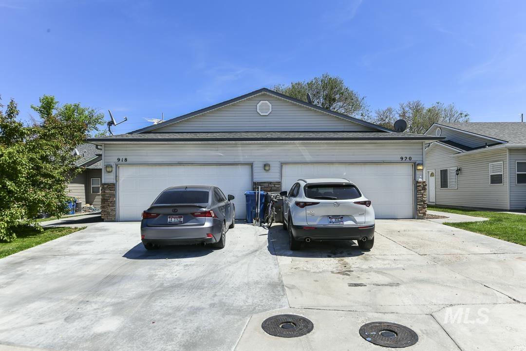 920 S Diamond St., Nampa, Idaho 83686, 3 Bedrooms, 2 Bathrooms, Residential Income For Sale, Price $299,900,MLS 98985636