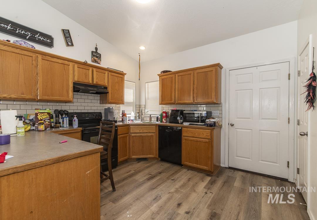 920 S Diamond St., Nampa, Idaho 83686, 3 Bedrooms, 2 Bathrooms, Residential Income For Sale, Price $299,900,MLS 98985636