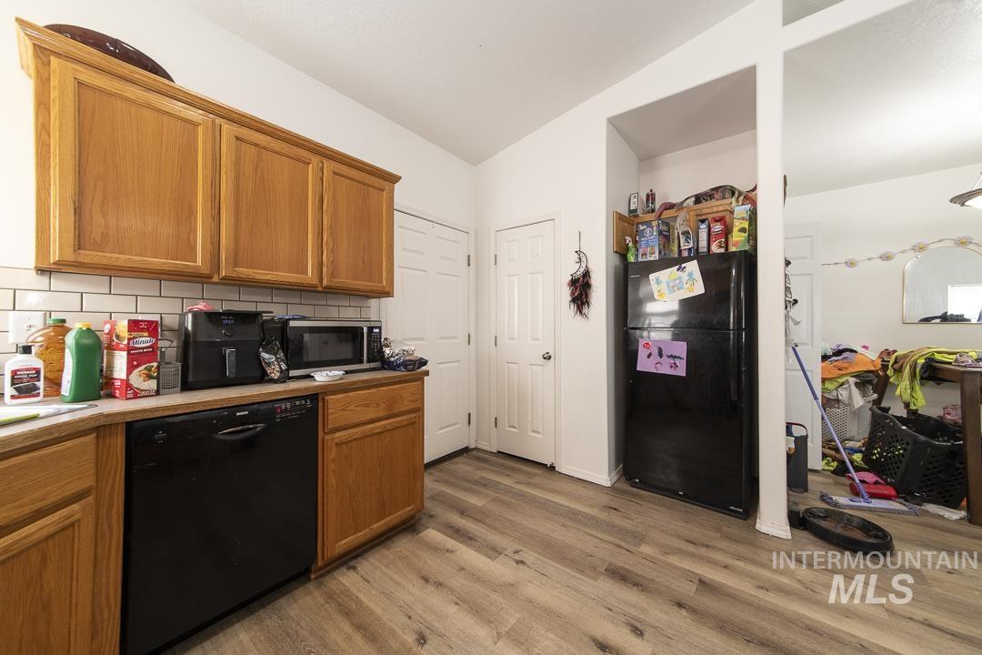920 S Diamond St., Nampa, Idaho 83686, 3 Bedrooms, 2 Bathrooms, Residential Income For Sale, Price $299,900,MLS 98985636