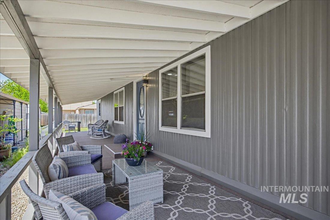 2737 N Carissa Ln, Boise, Idaho 83704, 3 Bedrooms, 2 Bathrooms, Residential For Sale, Price $179,000,MLS 98985637