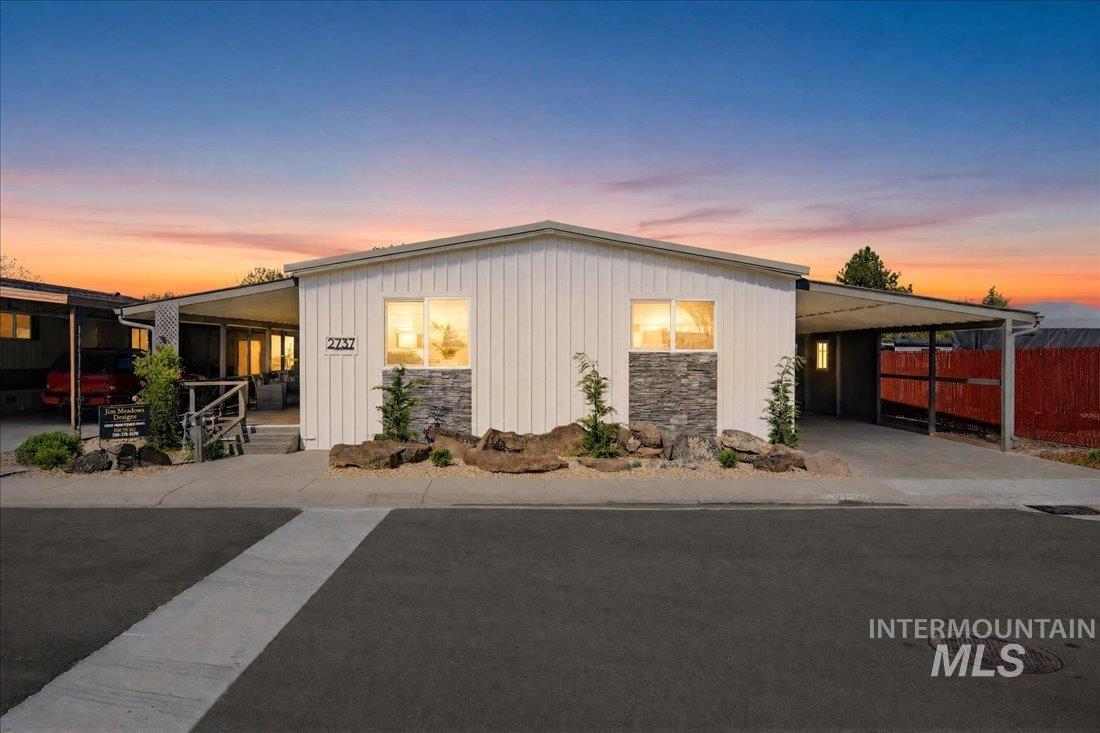 2737 N Carissa Ln, Boise, Idaho 83704, 3 Bedrooms, 2 Bathrooms, Residential For Sale, Price $179,000,MLS 98985637