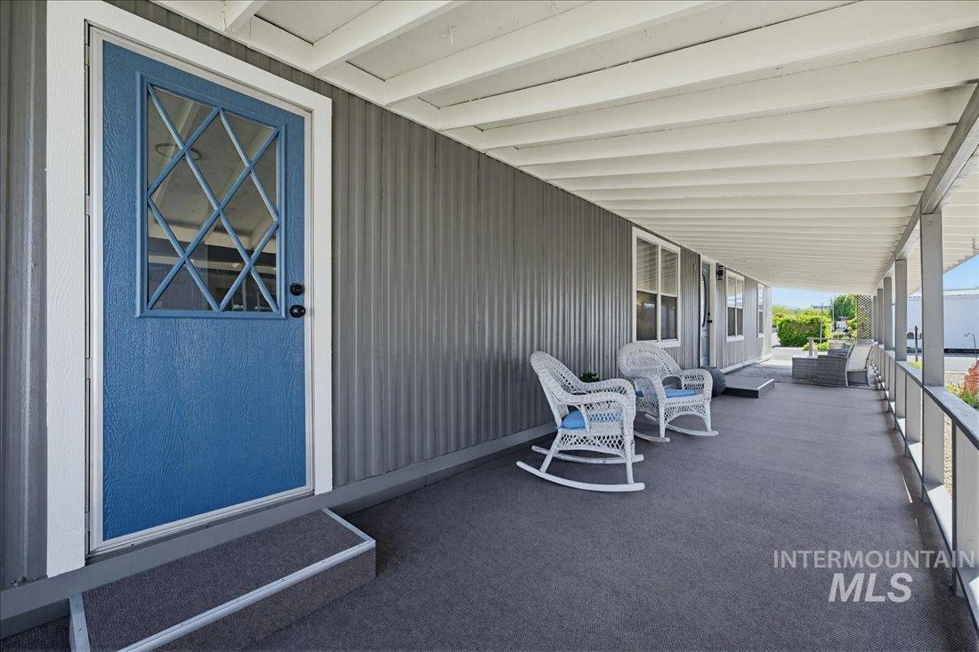 2737 N Carissa Ln, Boise, Idaho 83704, 3 Bedrooms, 2 Bathrooms, Residential For Sale, Price $179,000,MLS 98985637