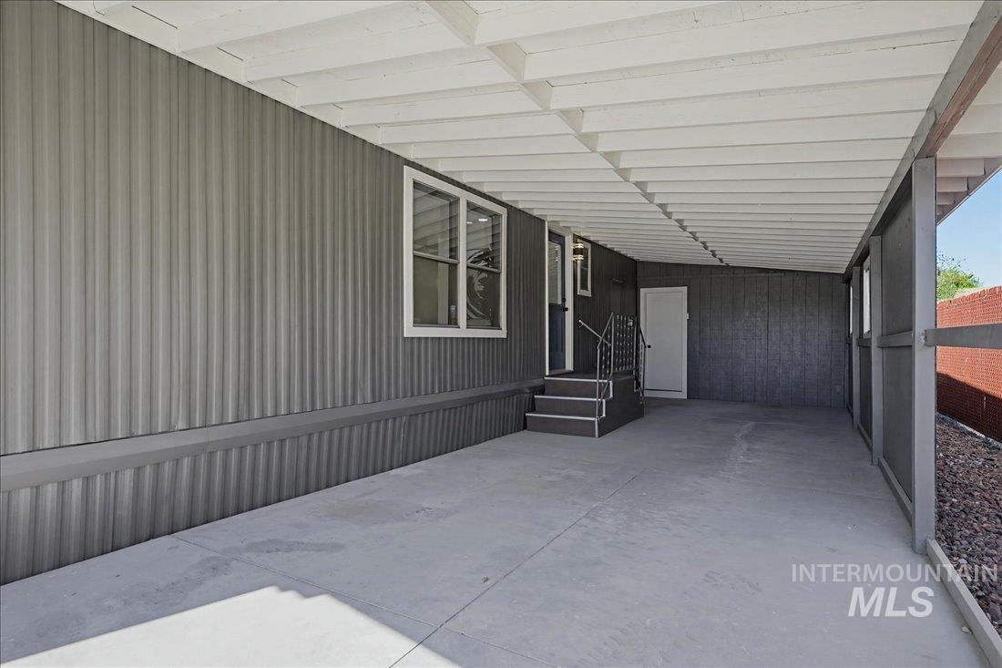 2737 N Carissa Ln, Boise, Idaho 83704, 3 Bedrooms, 2 Bathrooms, Residential For Sale, Price $179,000,MLS 98985637