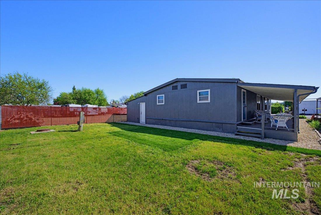 2737 N Carissa Ln, Boise, Idaho 83704, 3 Bedrooms, 2 Bathrooms, Residential For Sale, Price $179,000,MLS 98985637