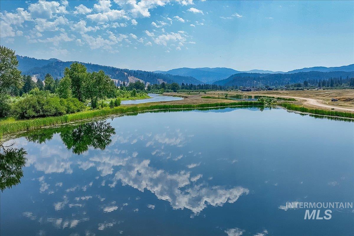 35 Wapiti Court, Garden Valley, Idaho 83622, 4 Bedrooms, 2.5 Bathrooms, Residential For Sale, Price $649,900,MLS 98985638