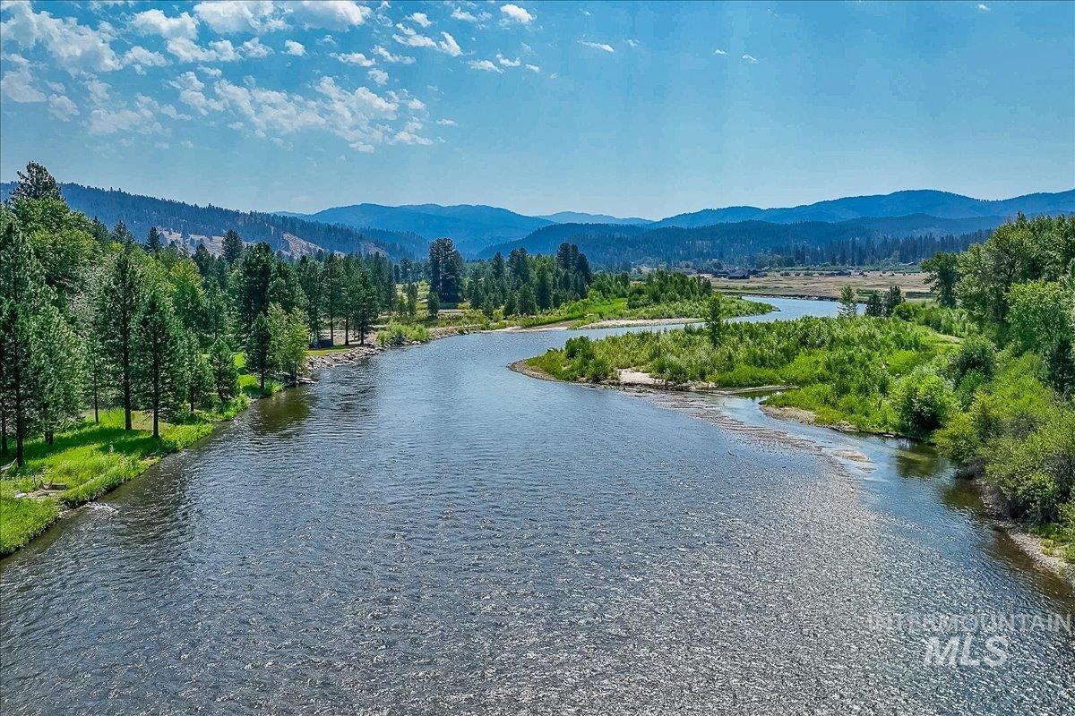 35 Wapiti Court, Garden Valley, Idaho 83622, 4 Bedrooms, 2.5 Bathrooms, Residential For Sale, Price $649,900,MLS 98985638