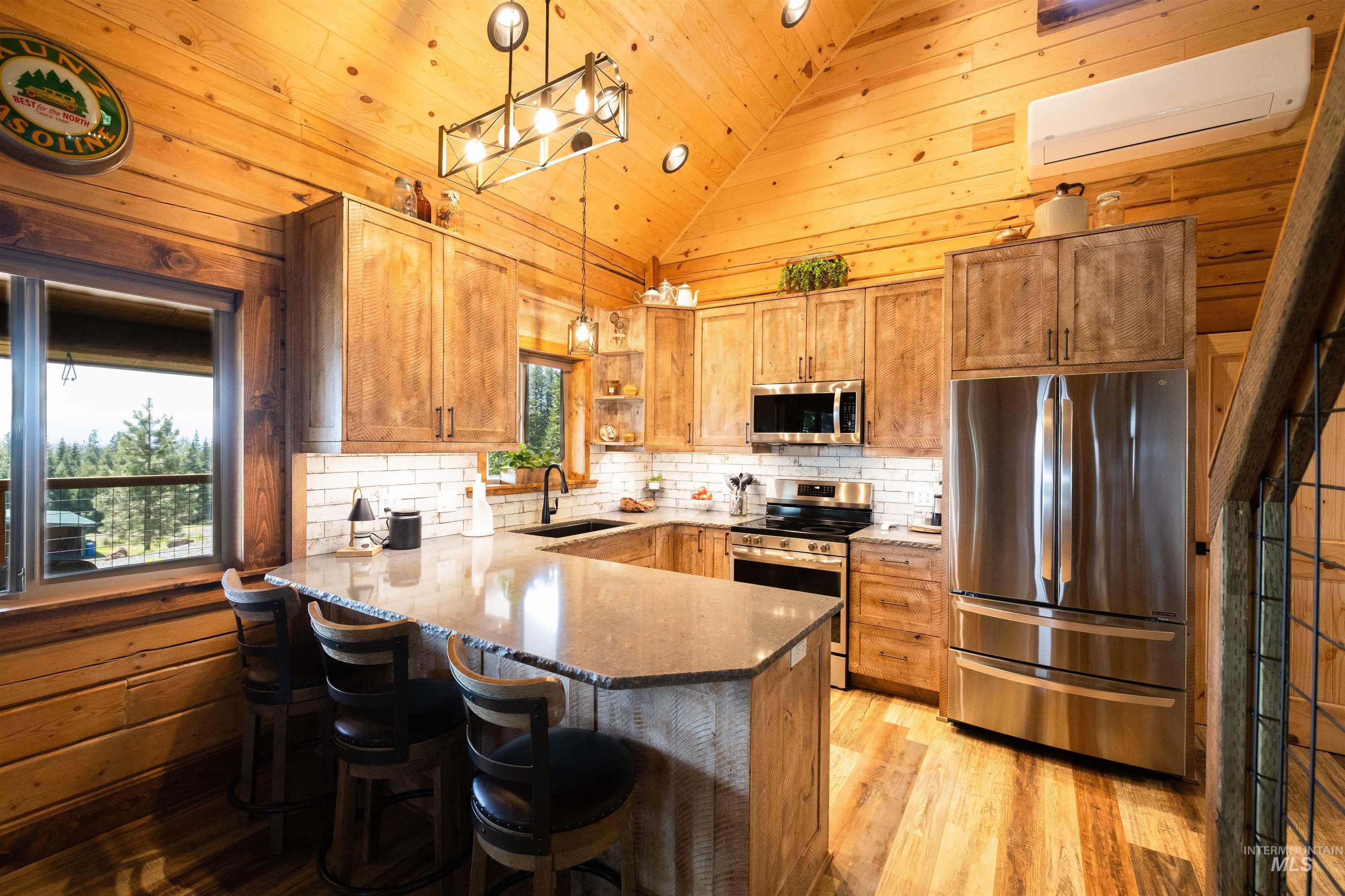 1330 Glennwood Rd, Kamiah, Idaho 83536, 3 Bedrooms, 3 Bathrooms, Residential For Sale, Price $925,000,MLS 98985643