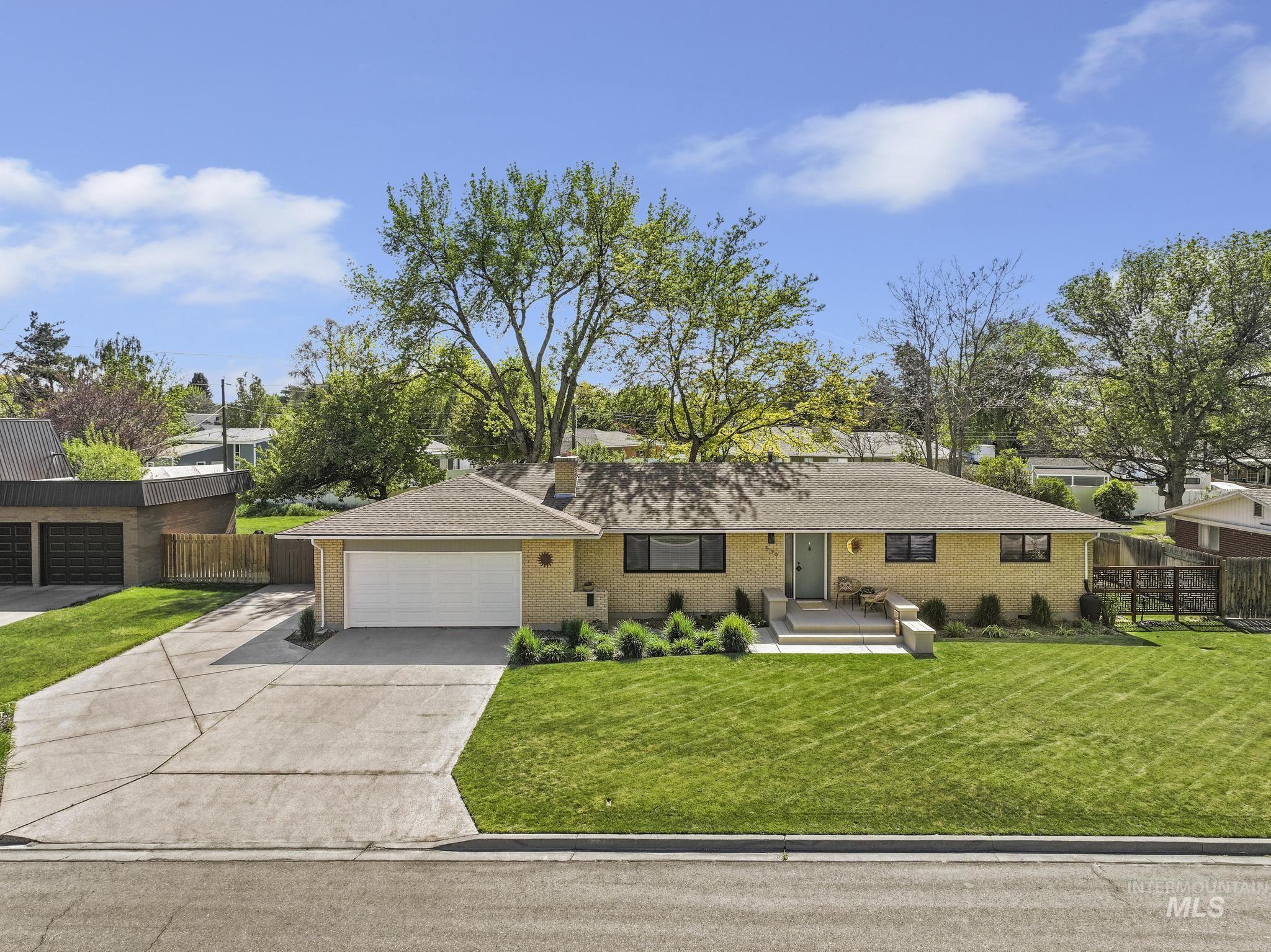 539 Rim View Drive, Twin Falls, Idaho 83301, 5 Bedrooms, 3 Bathrooms, Residential For Sale, Price $579,900,MLS 98985644