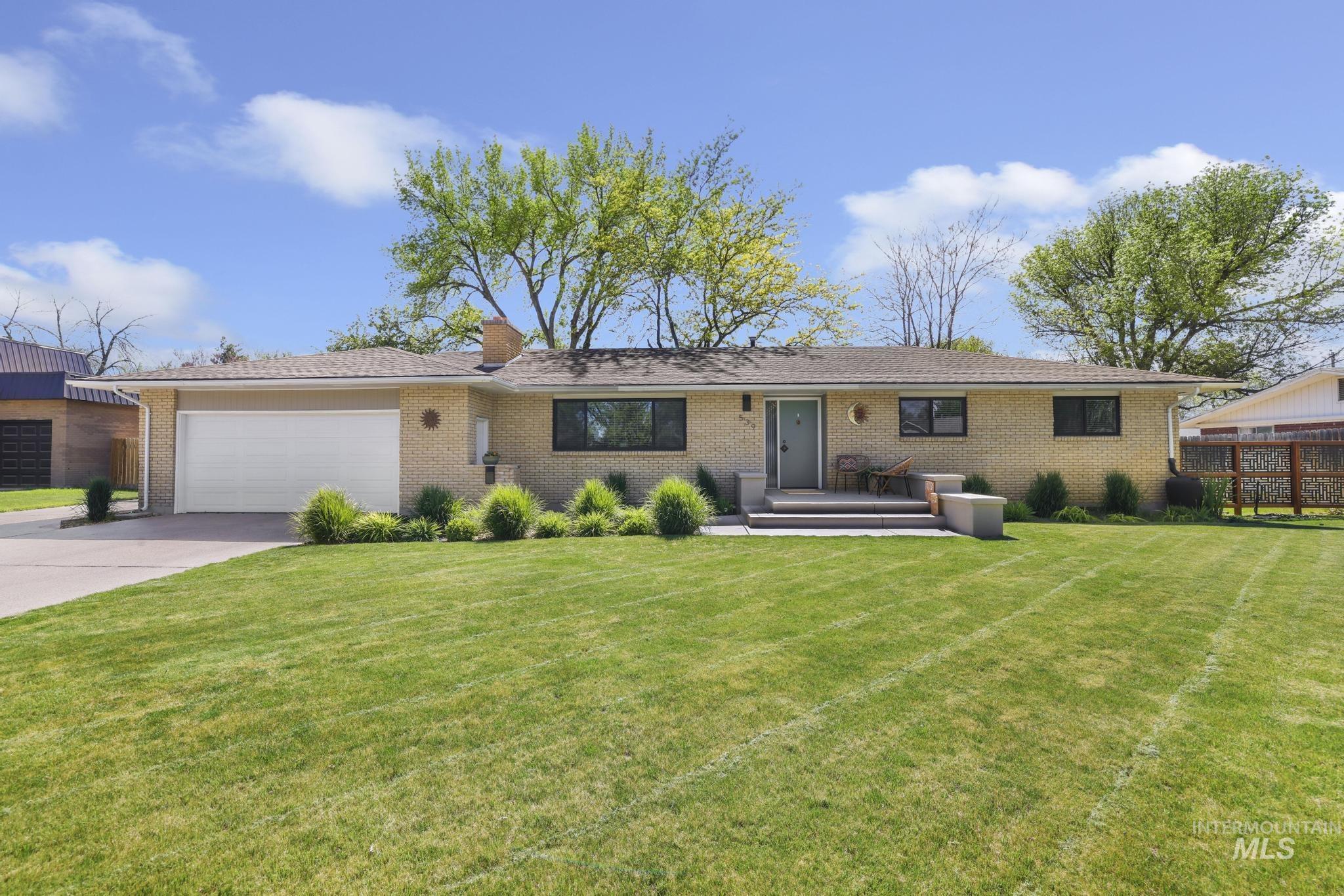539 Rim View Drive, Twin Falls, Idaho 83301, 5 Bedrooms, 3 Bathrooms, Residential For Sale, Price $579,900,MLS 98985644