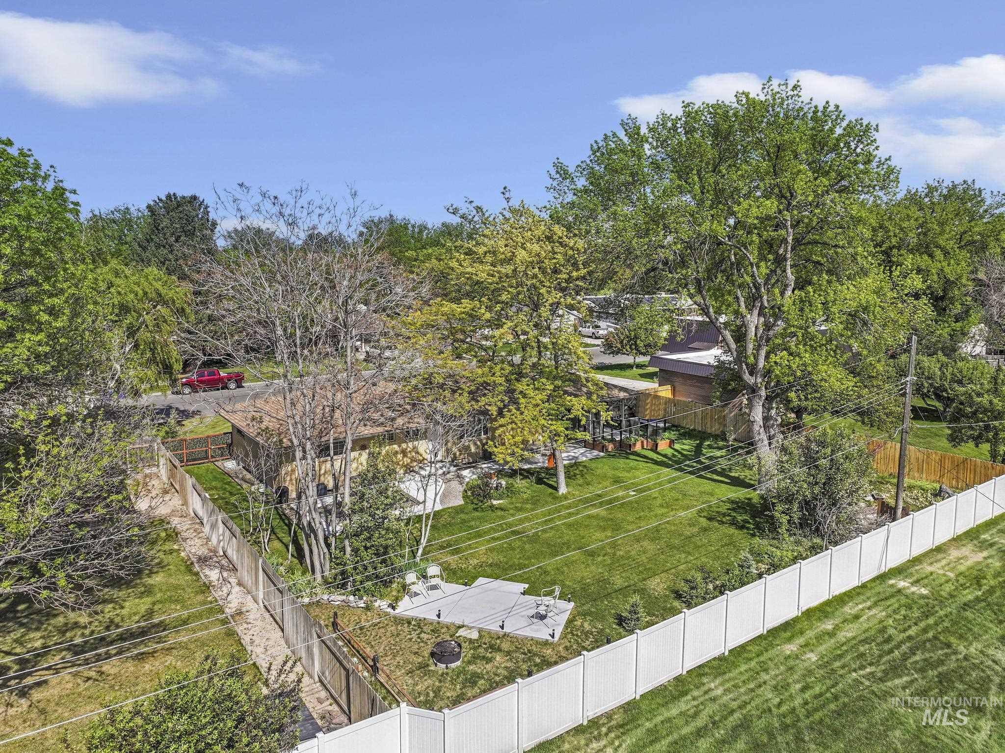 539 Rim View Drive, Twin Falls, Idaho 83301, 5 Bedrooms, 3 Bathrooms, Residential For Sale, Price $579,900,MLS 98985644