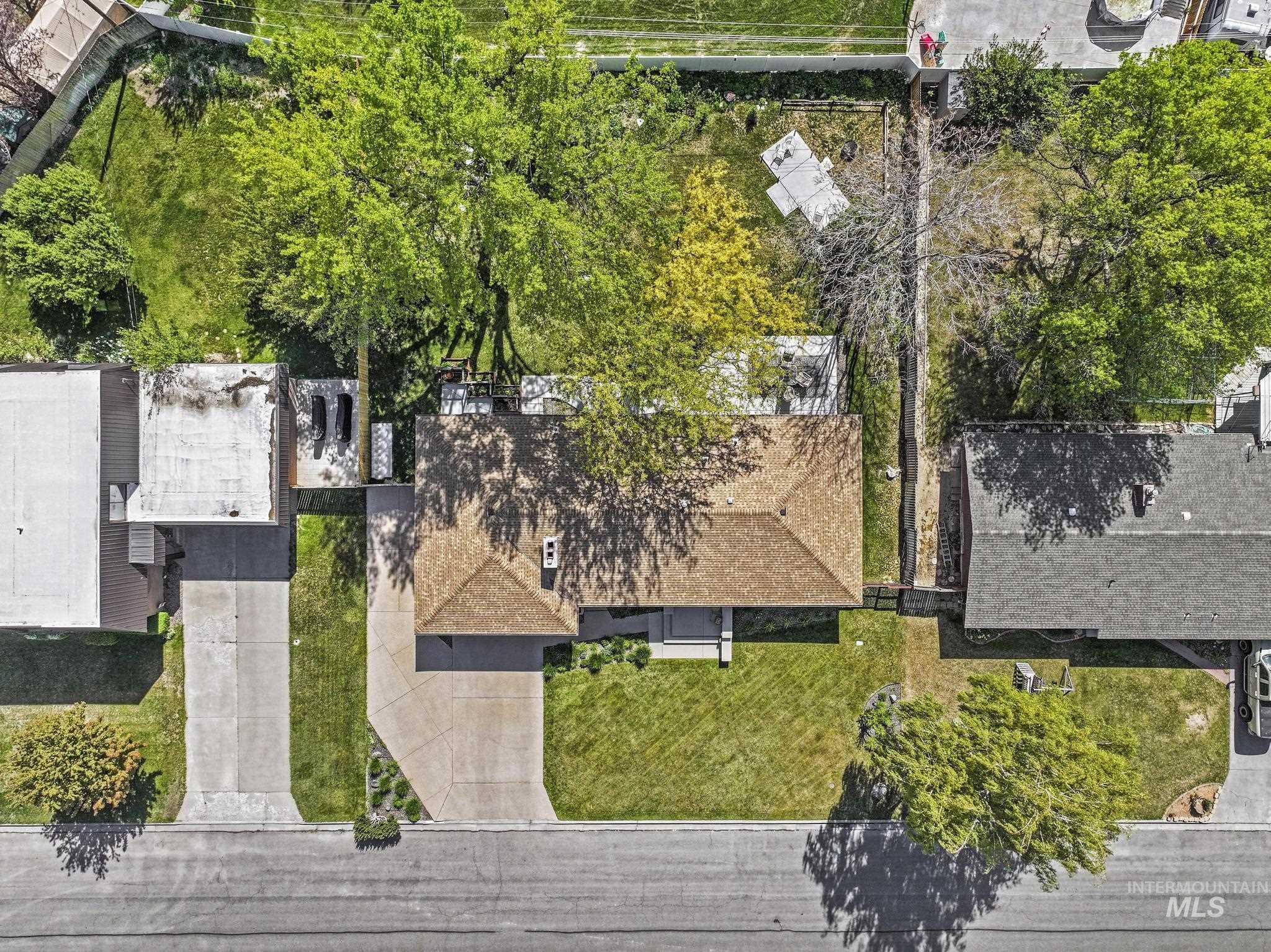 539 Rim View Drive, Twin Falls, Idaho 83301, 5 Bedrooms, 3 Bathrooms, Residential For Sale, Price $579,900,MLS 98985644