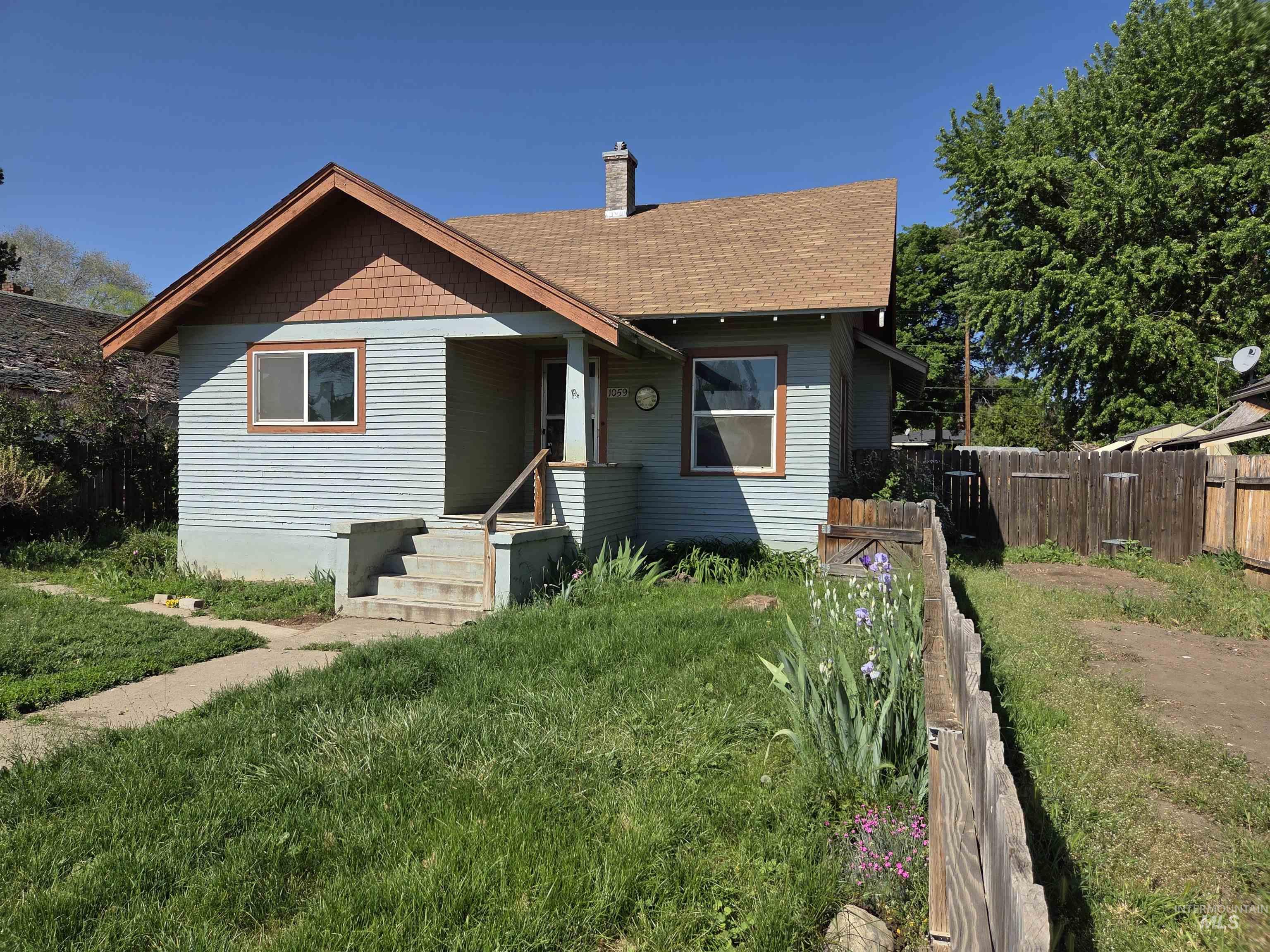 1059 State St, Weiser, Idaho 83672, 2 Bedrooms, 1 Bathroom, Residential For Sale, Price $200,000,MLS 98985646