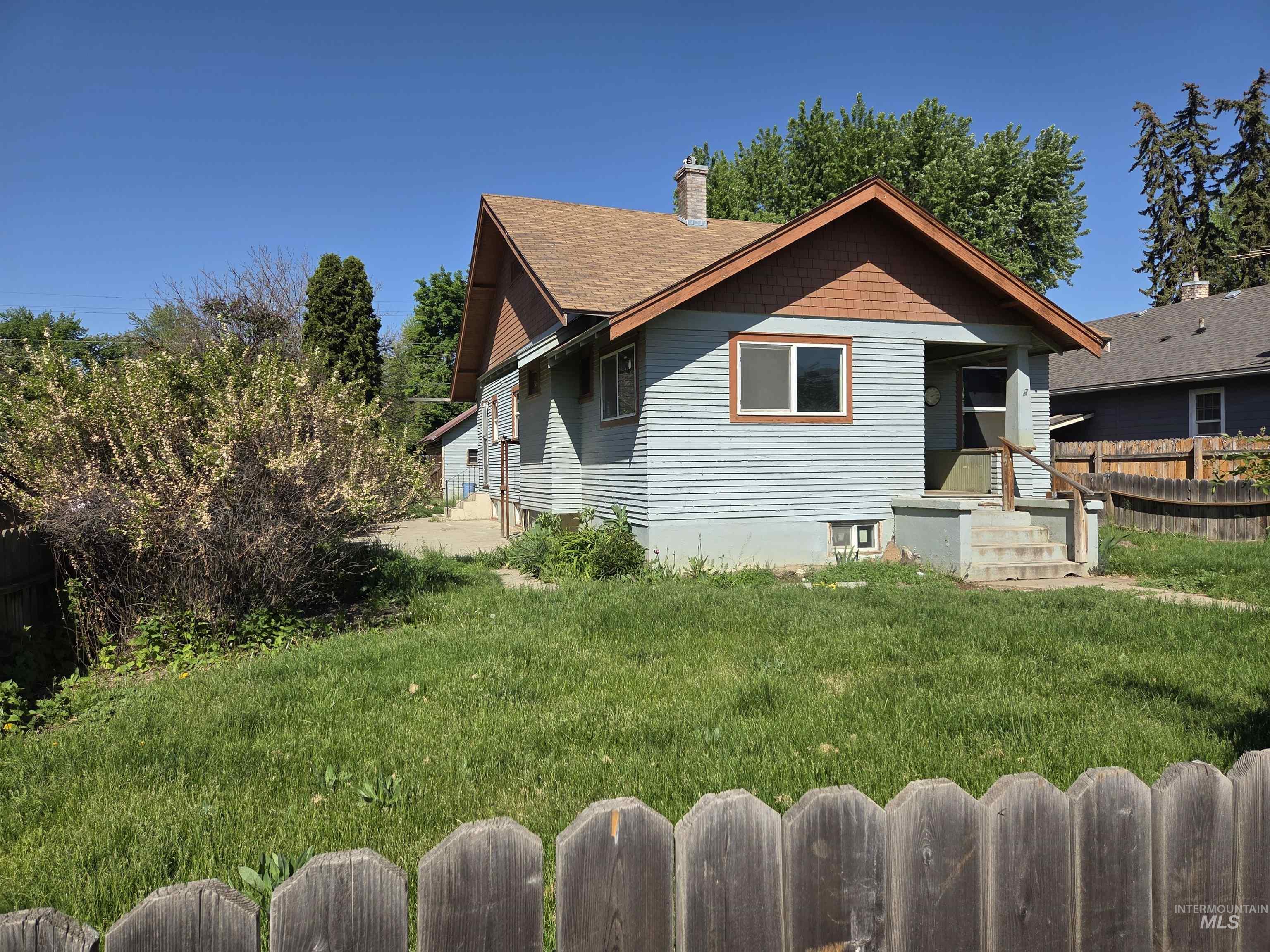 1059 State St, Weiser, Idaho 83672, 2 Bedrooms, 1 Bathroom, Residential For Sale, Price $200,000,MLS 98985646