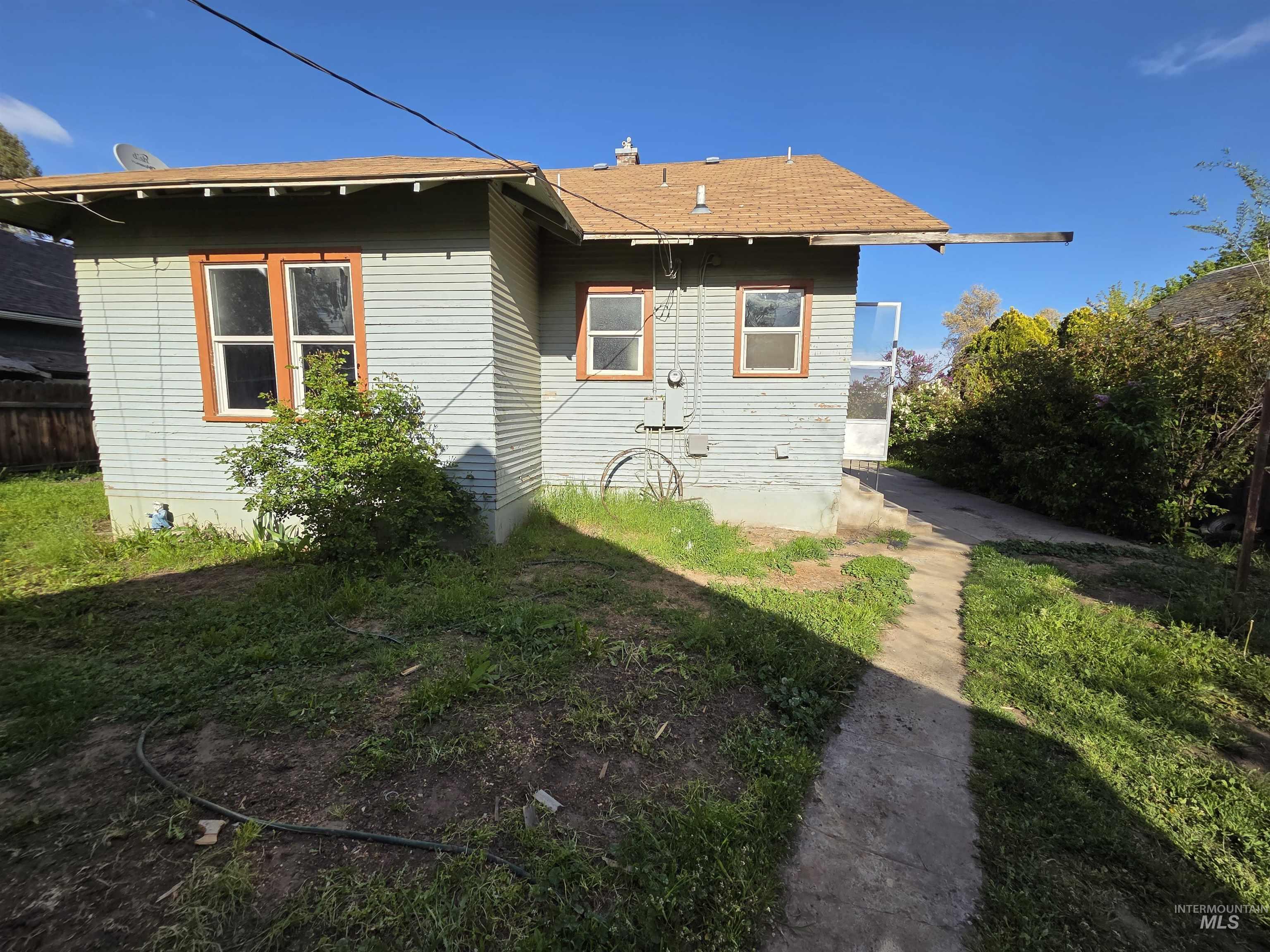 1059 State St, Weiser, Idaho 83672, 2 Bedrooms, 1 Bathroom, Residential For Sale, Price $200,000,MLS 98985646