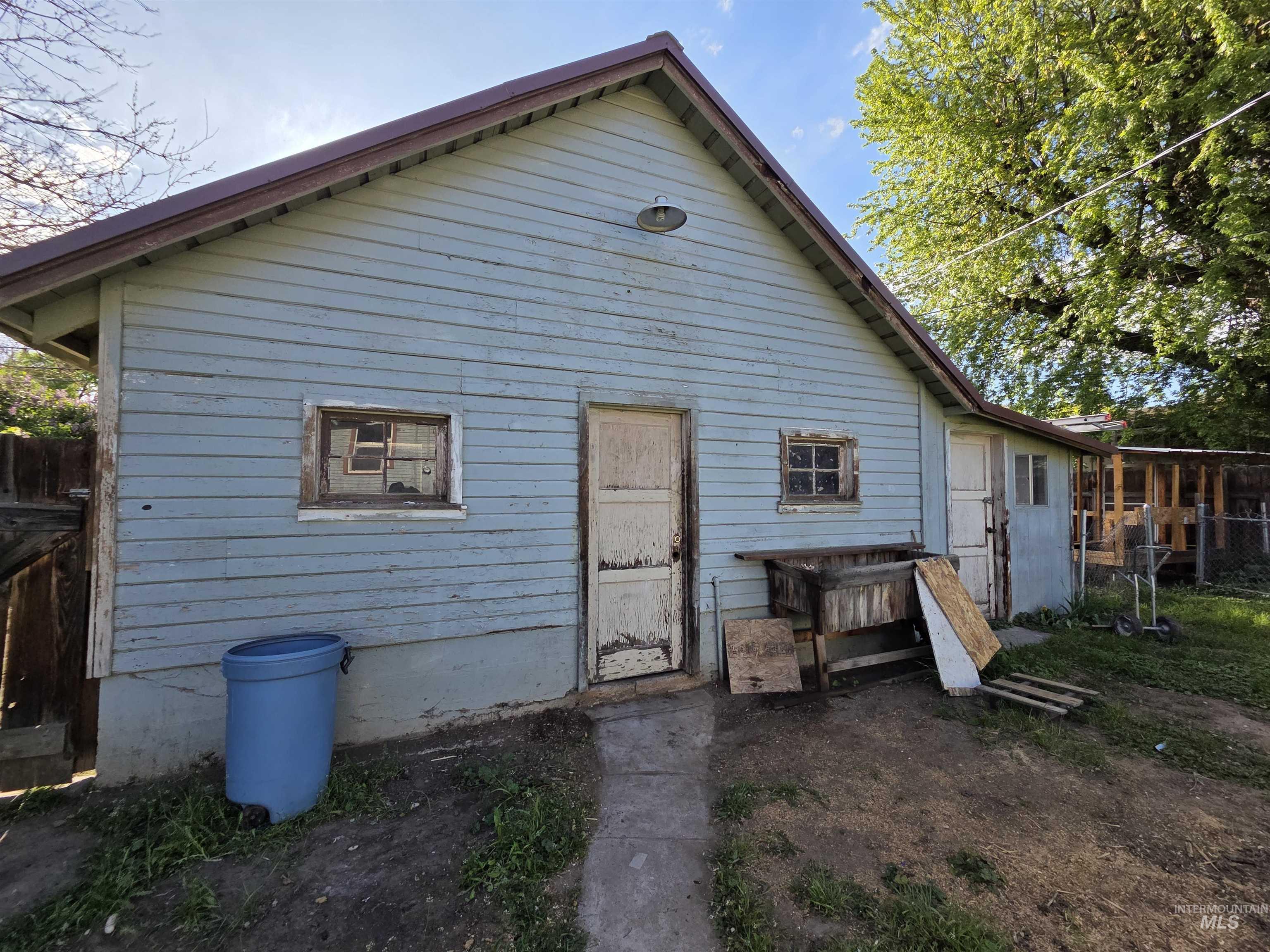 1059 State St, Weiser, Idaho 83672, 2 Bedrooms, 1 Bathroom, Residential For Sale, Price $200,000,MLS 98985646