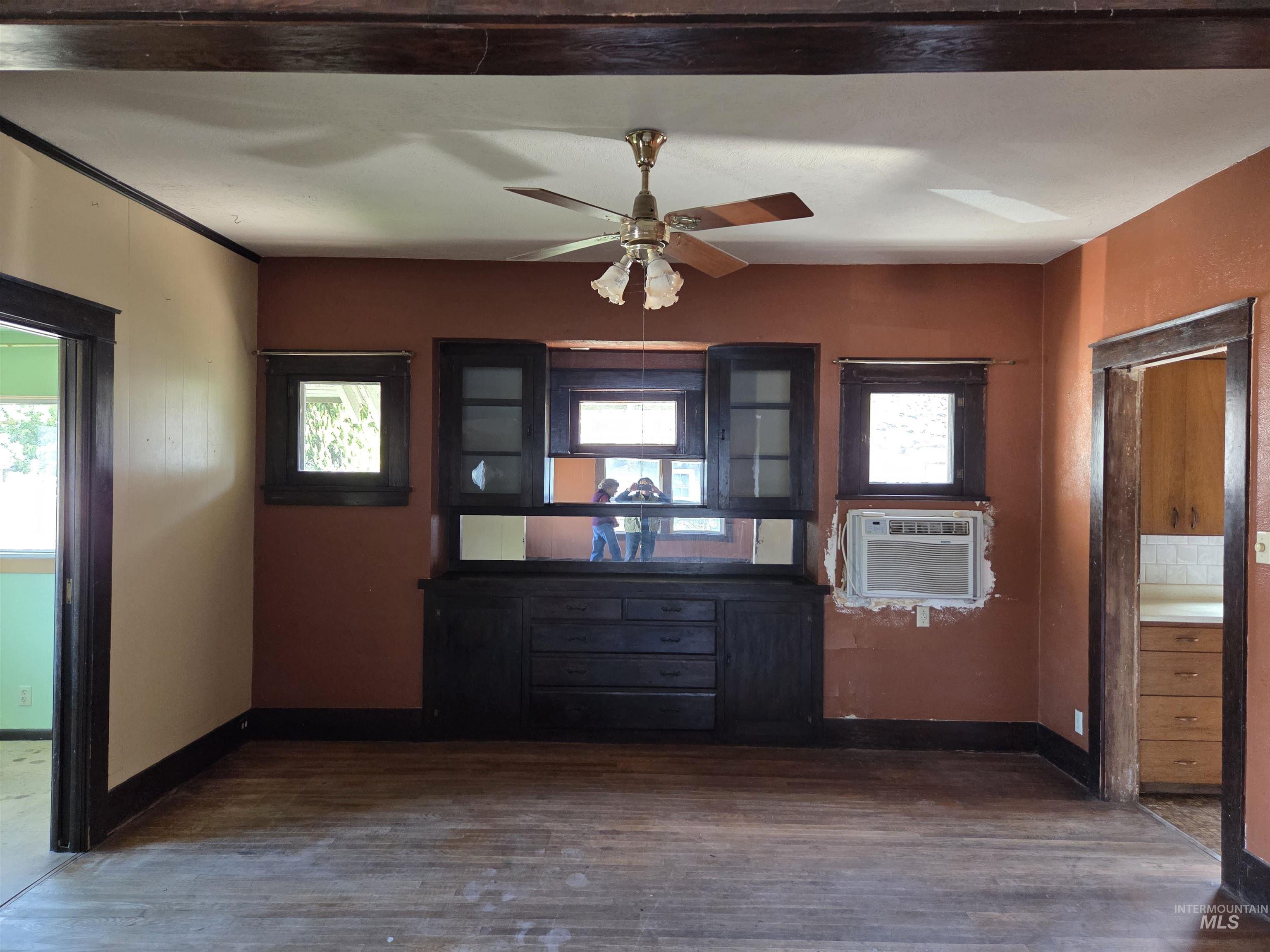 1059 State St, Weiser, Idaho 83672, 2 Bedrooms, 1 Bathroom, Residential For Sale, Price $200,000,MLS 98985646