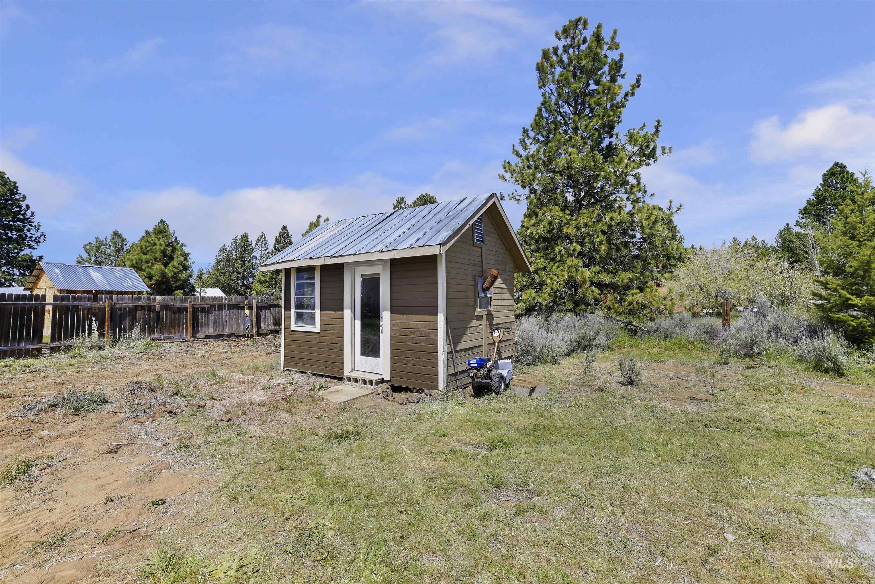 70 E Prairie Road, Prairie, Idaho 83647, 2 Bedrooms, 1 Bathroom, Residential For Sale, Price $276,000, 98985647
