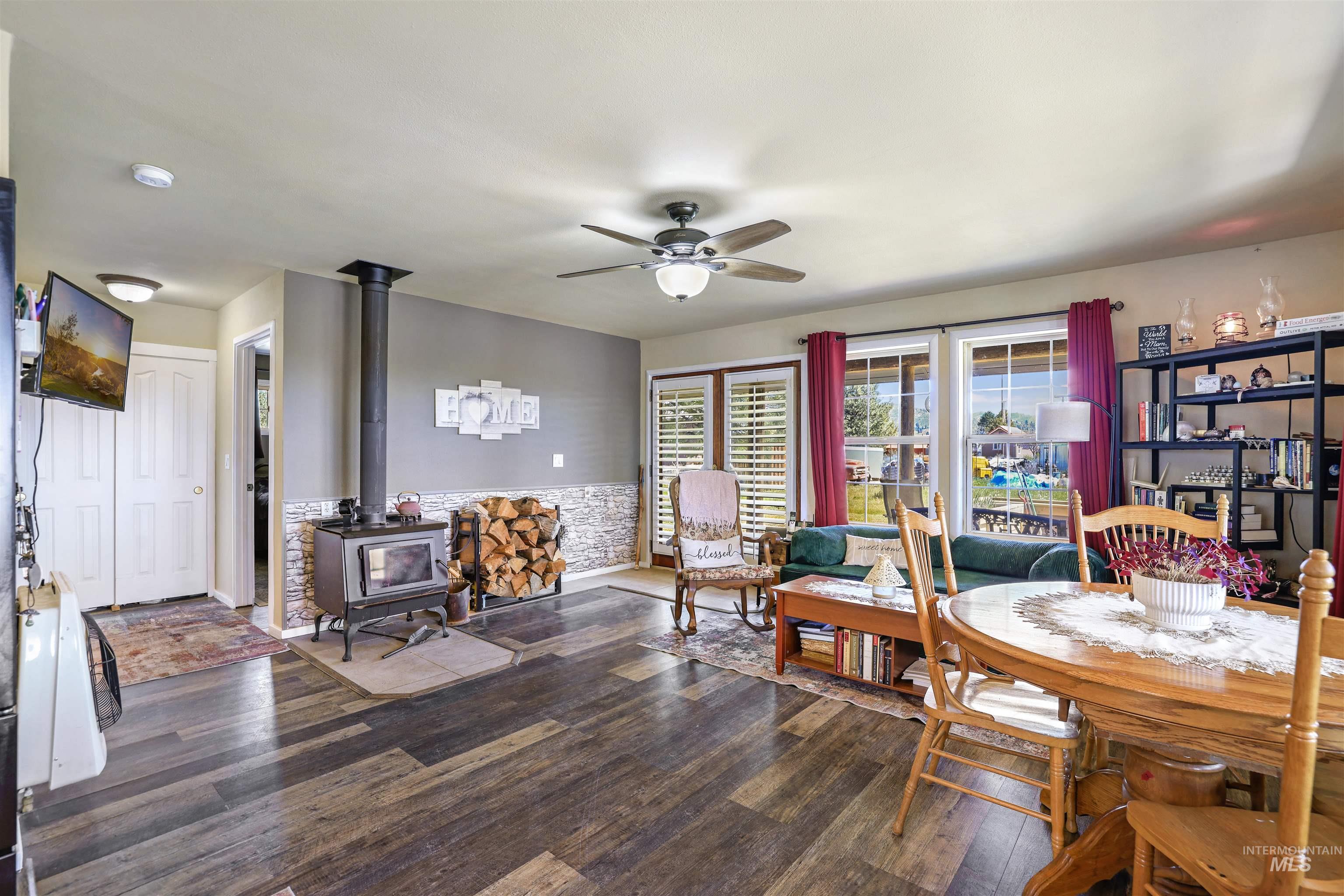 70 E Prairie Road, Prairie, Idaho 83647, 2 Bedrooms, 1 Bathroom, Residential For Sale, Price $276,000, 98985647